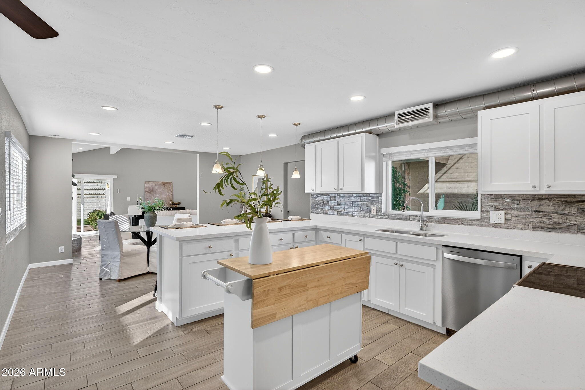 4 E SAN MIGUEL Avenue