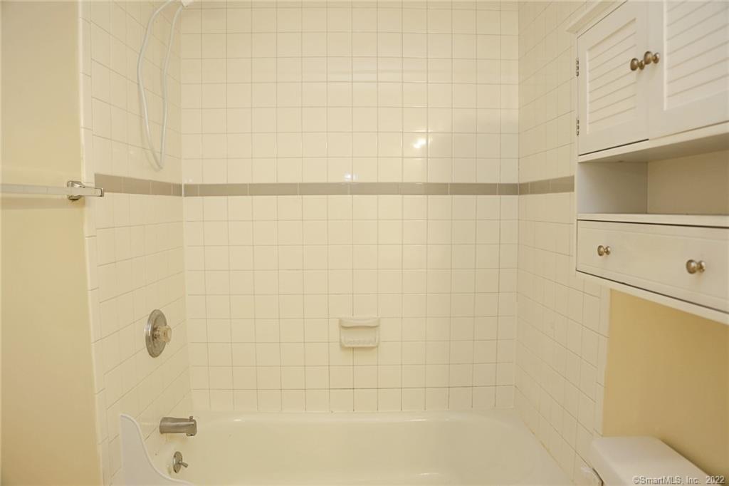 17 Fordyce Court APT 2