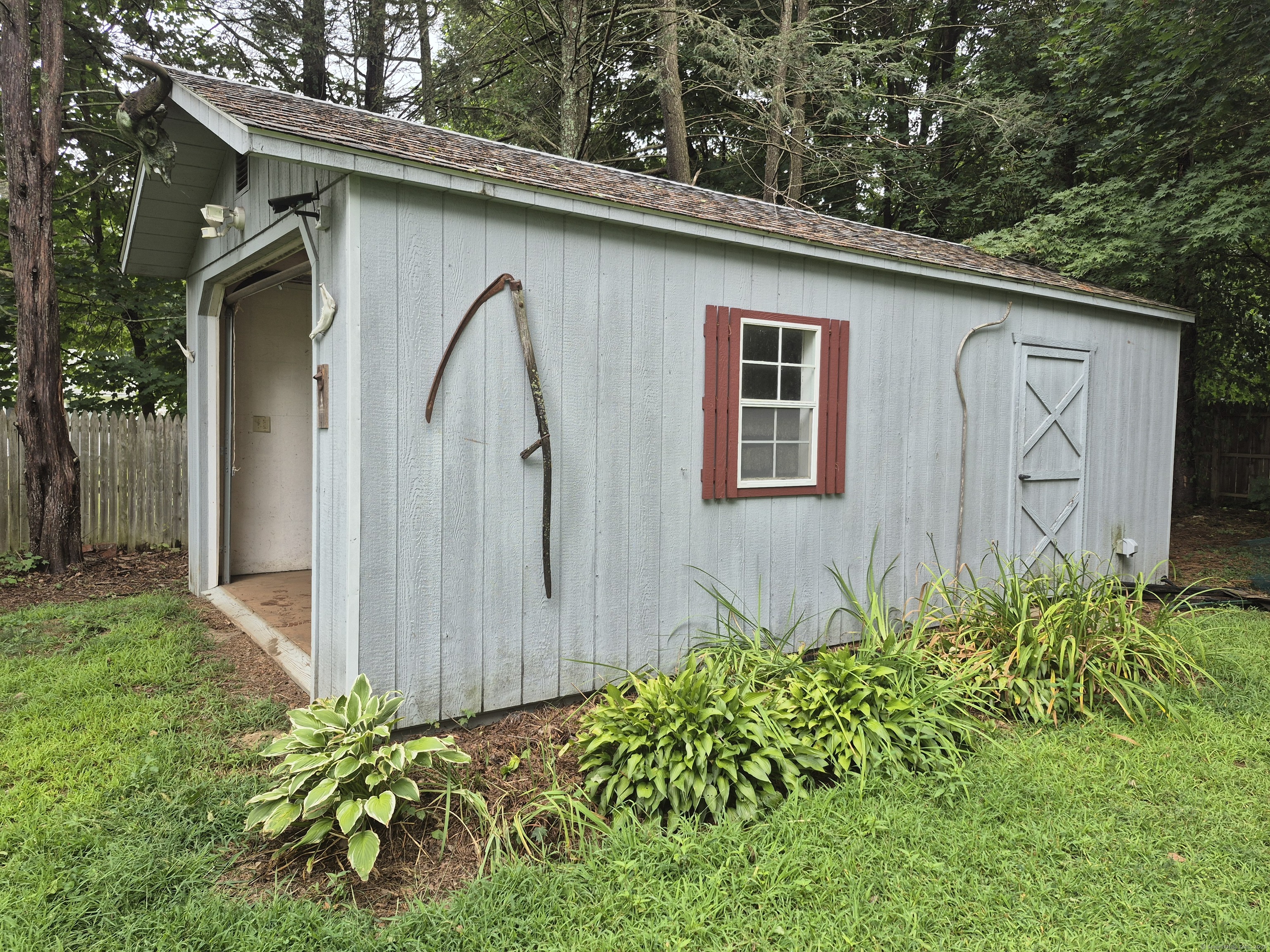 2 Dixon Road