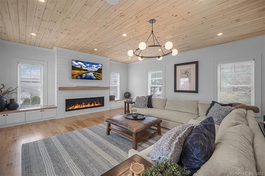14 Crest Place
