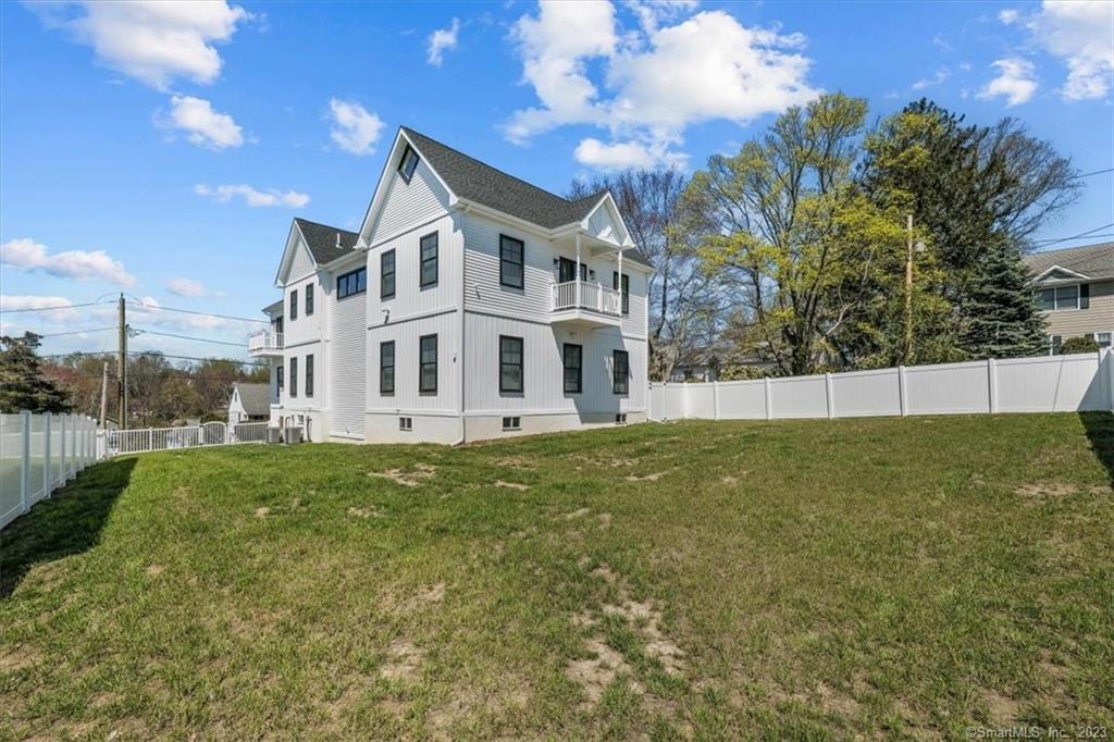 14 Crest Place