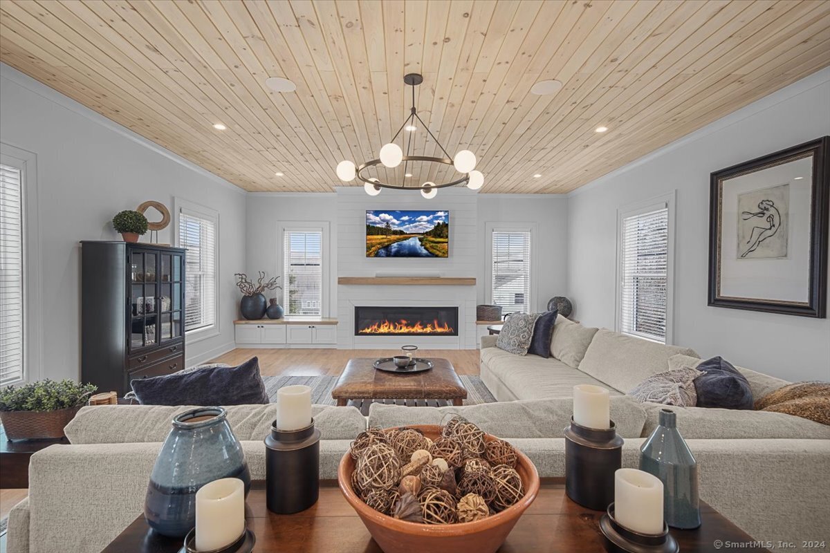 14 Crest Place