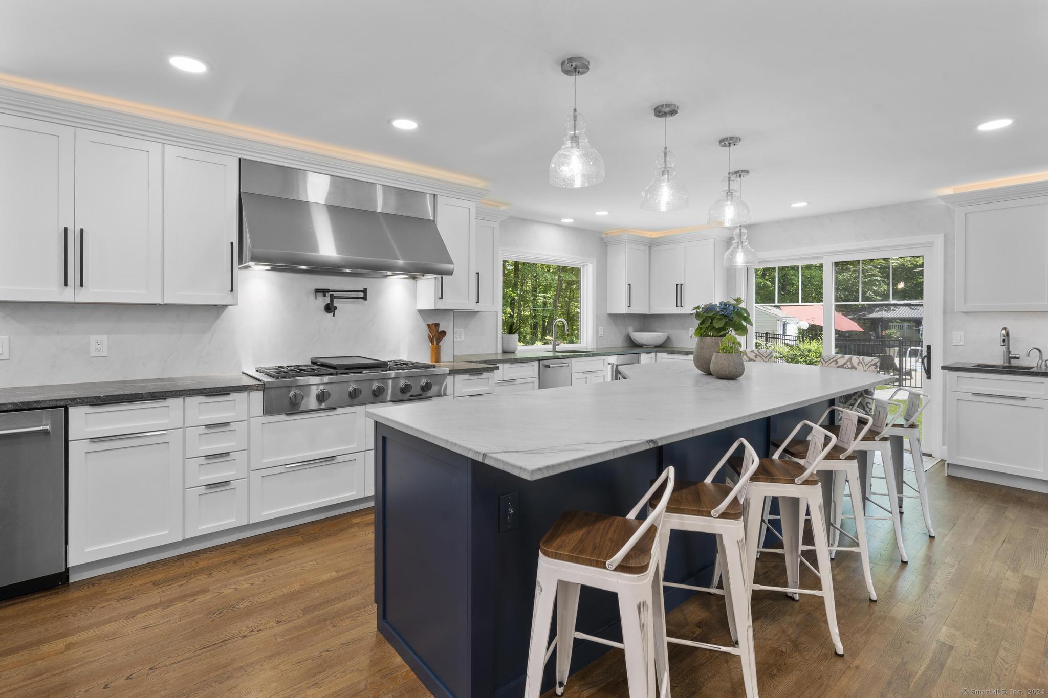 10 Avalon Way