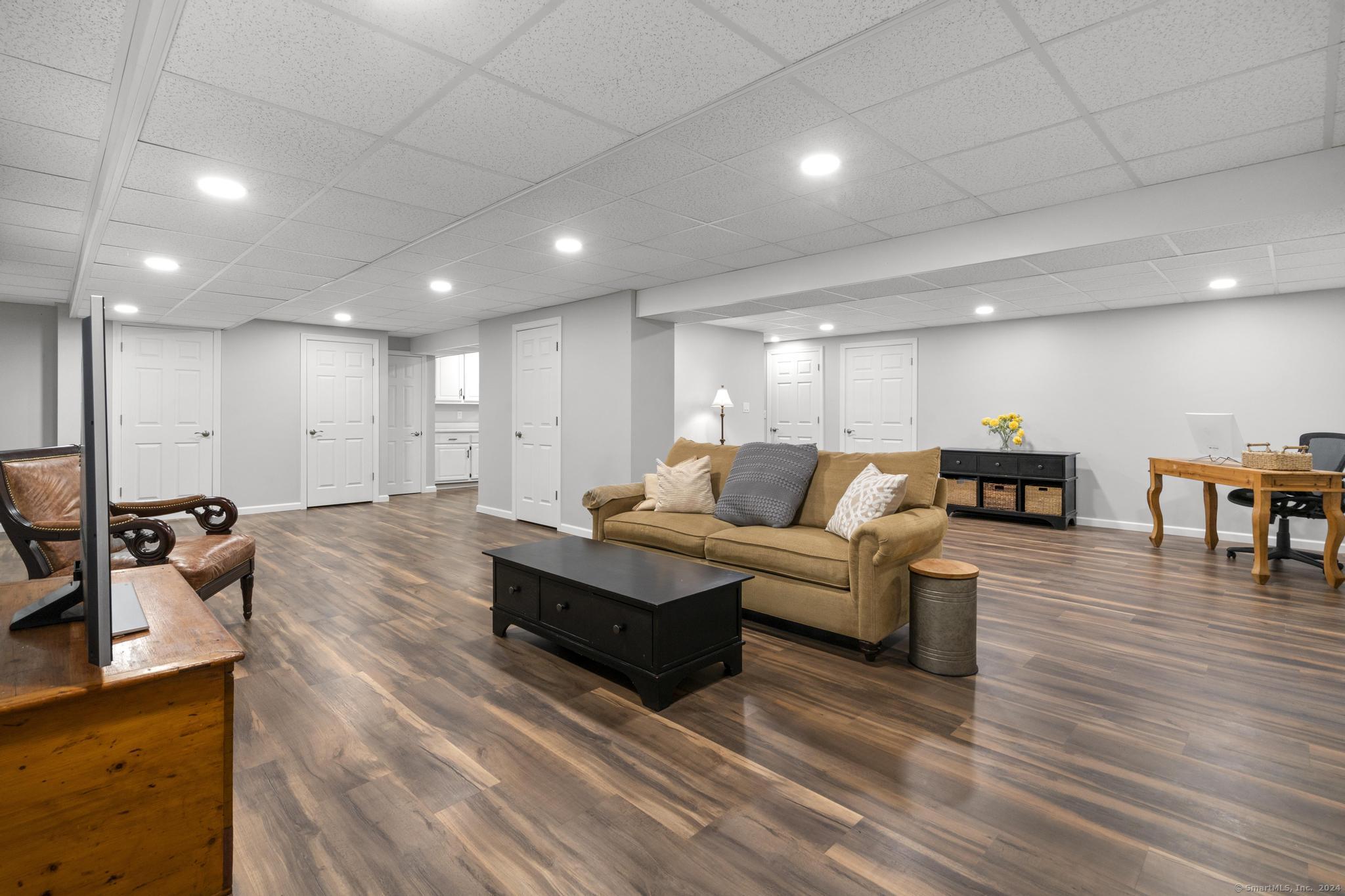 10 Avalon Way