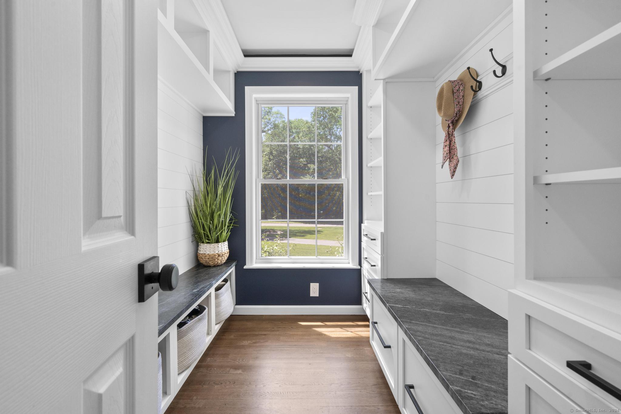 10 Avalon Way