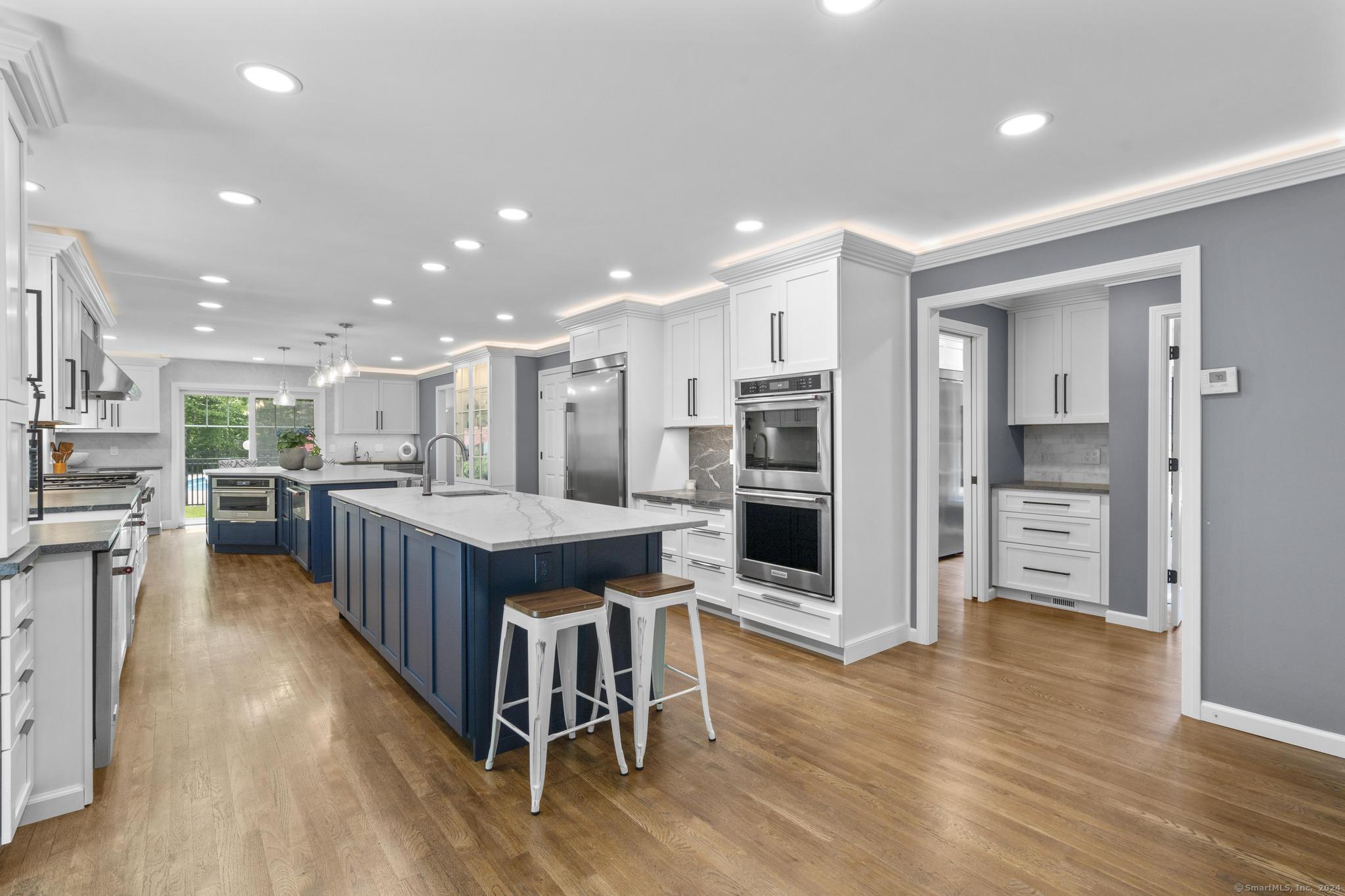 10 Avalon Way