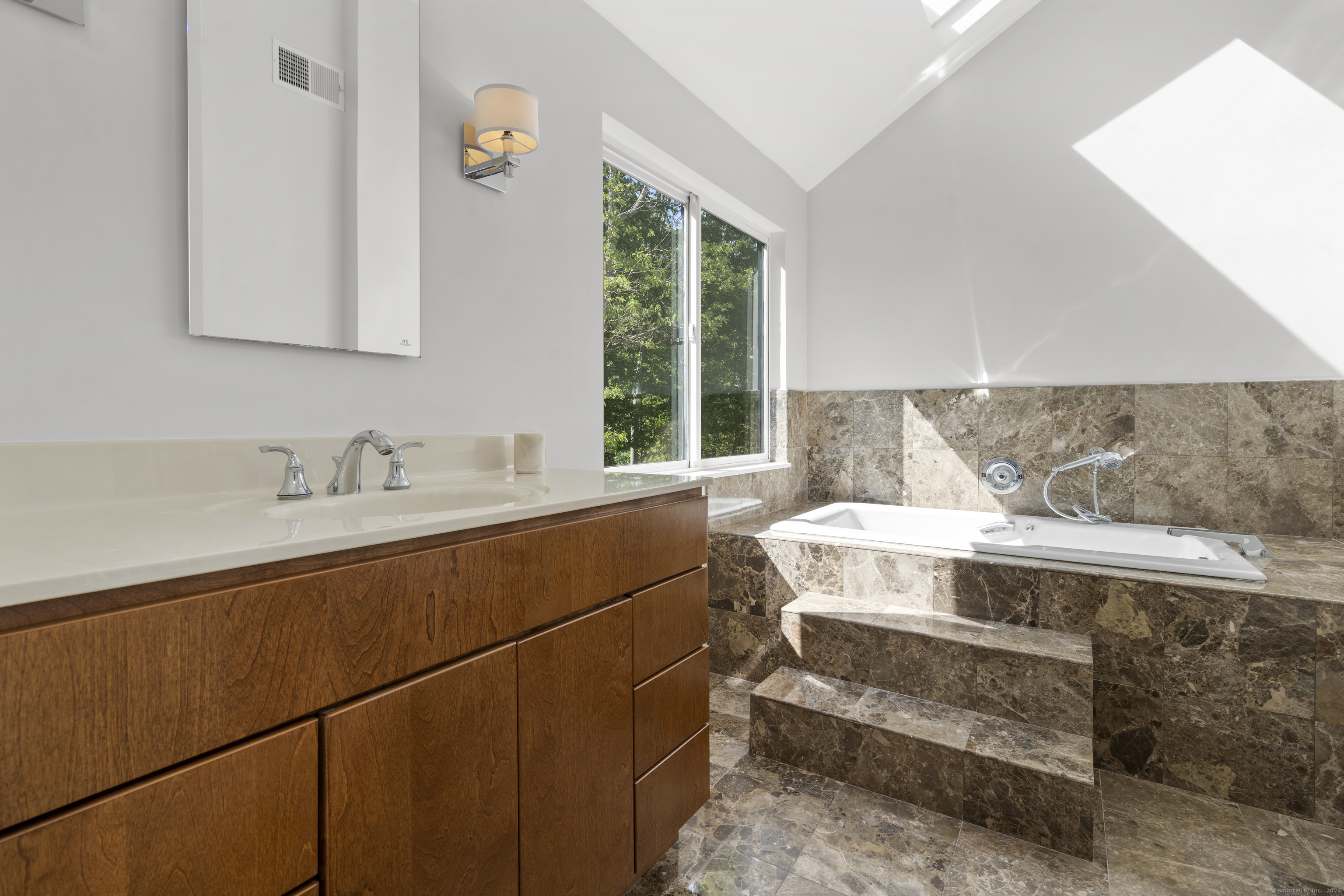19 Laurel Lake East