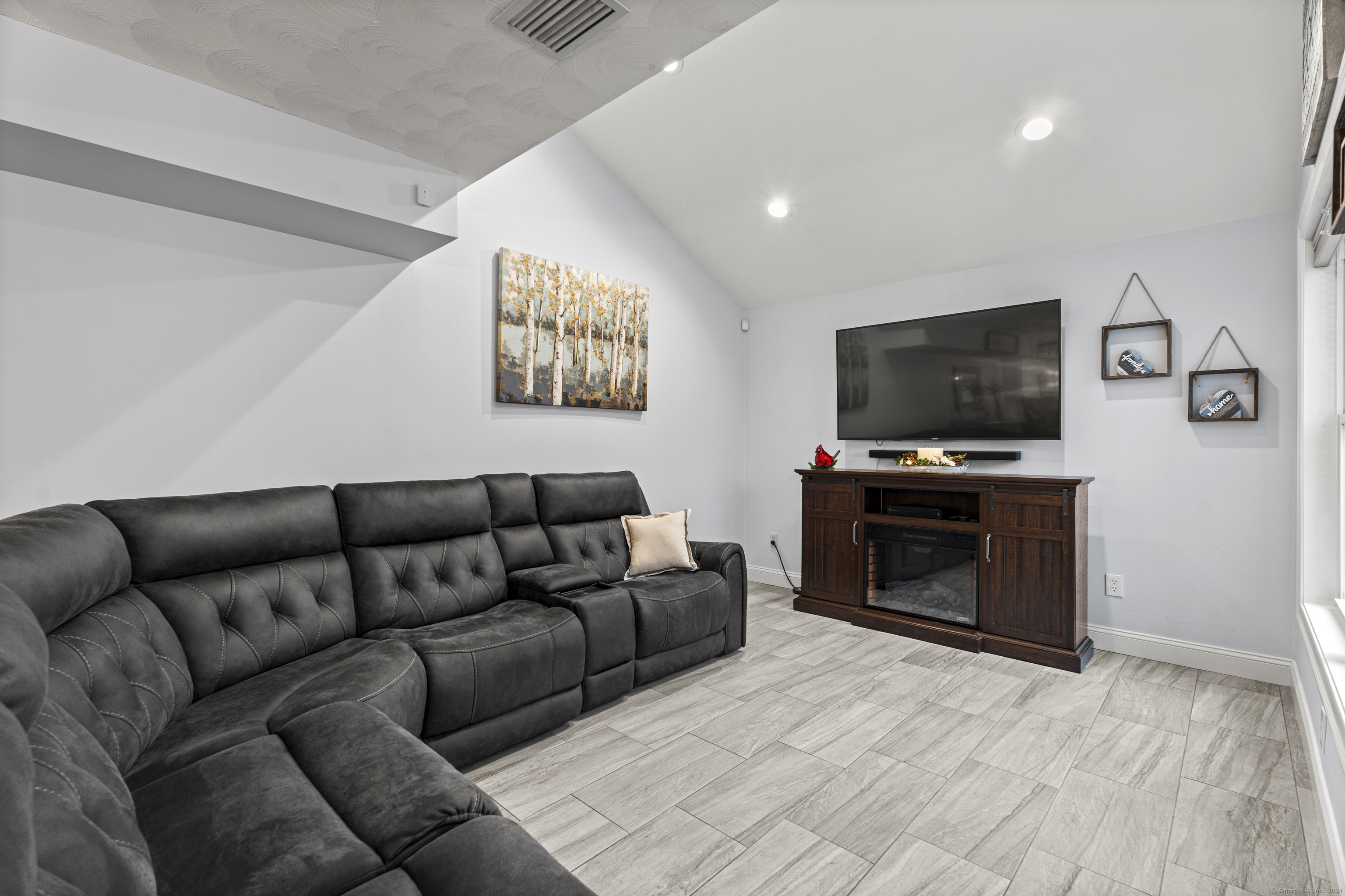 240 Hemingway Avenue UNIT C