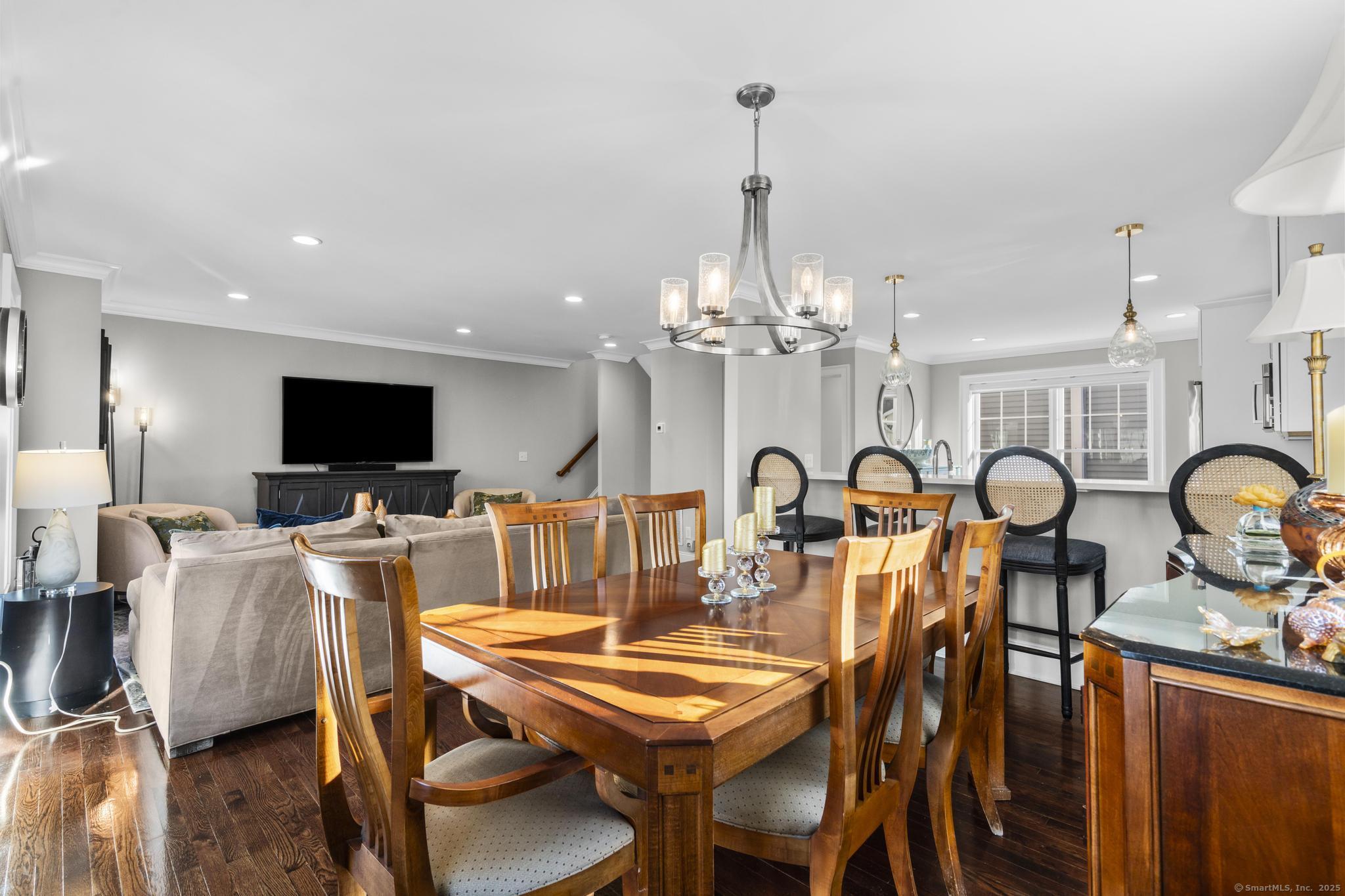 115 Colonial Road 65