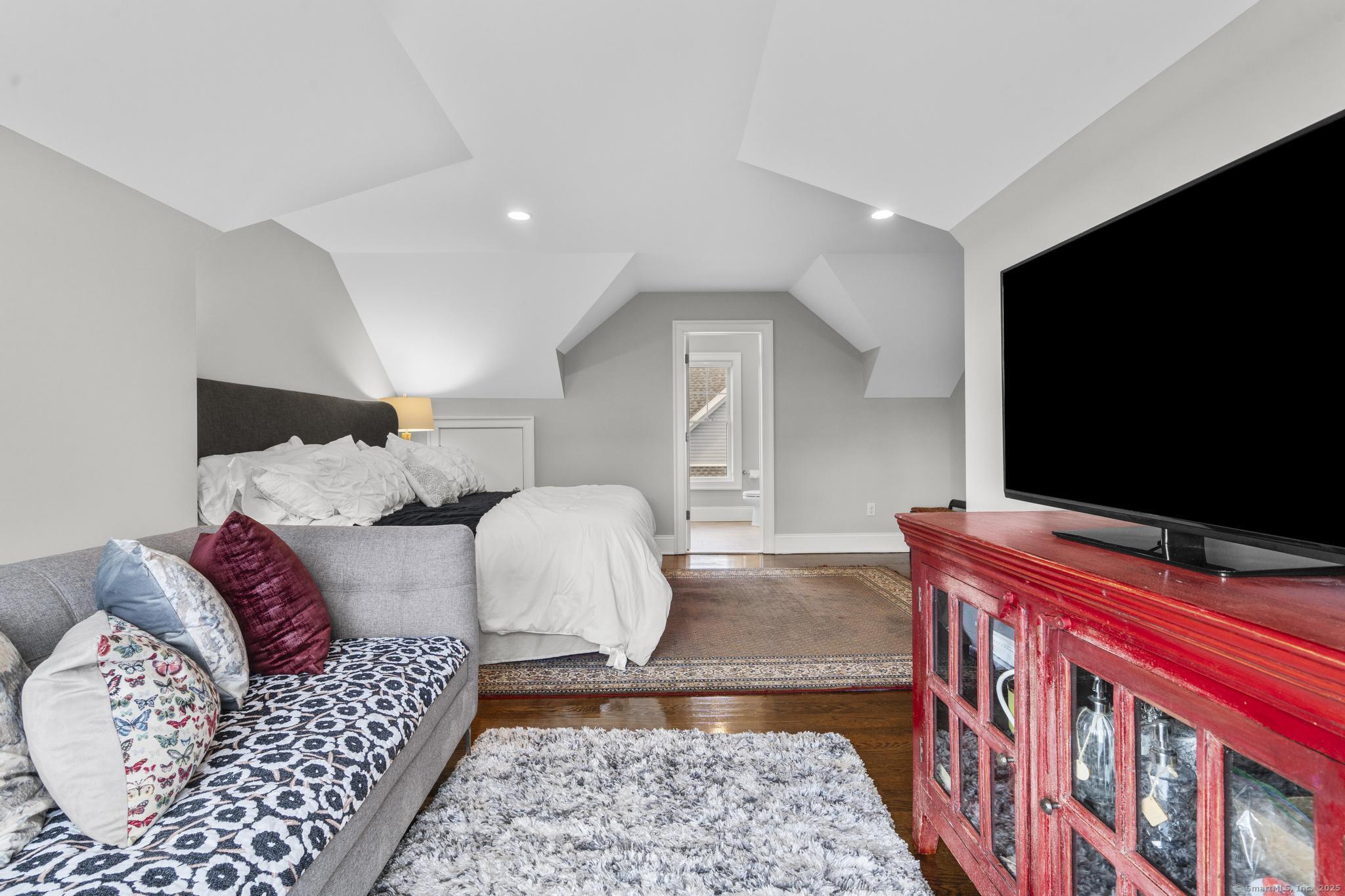 115 Colonial Road 65