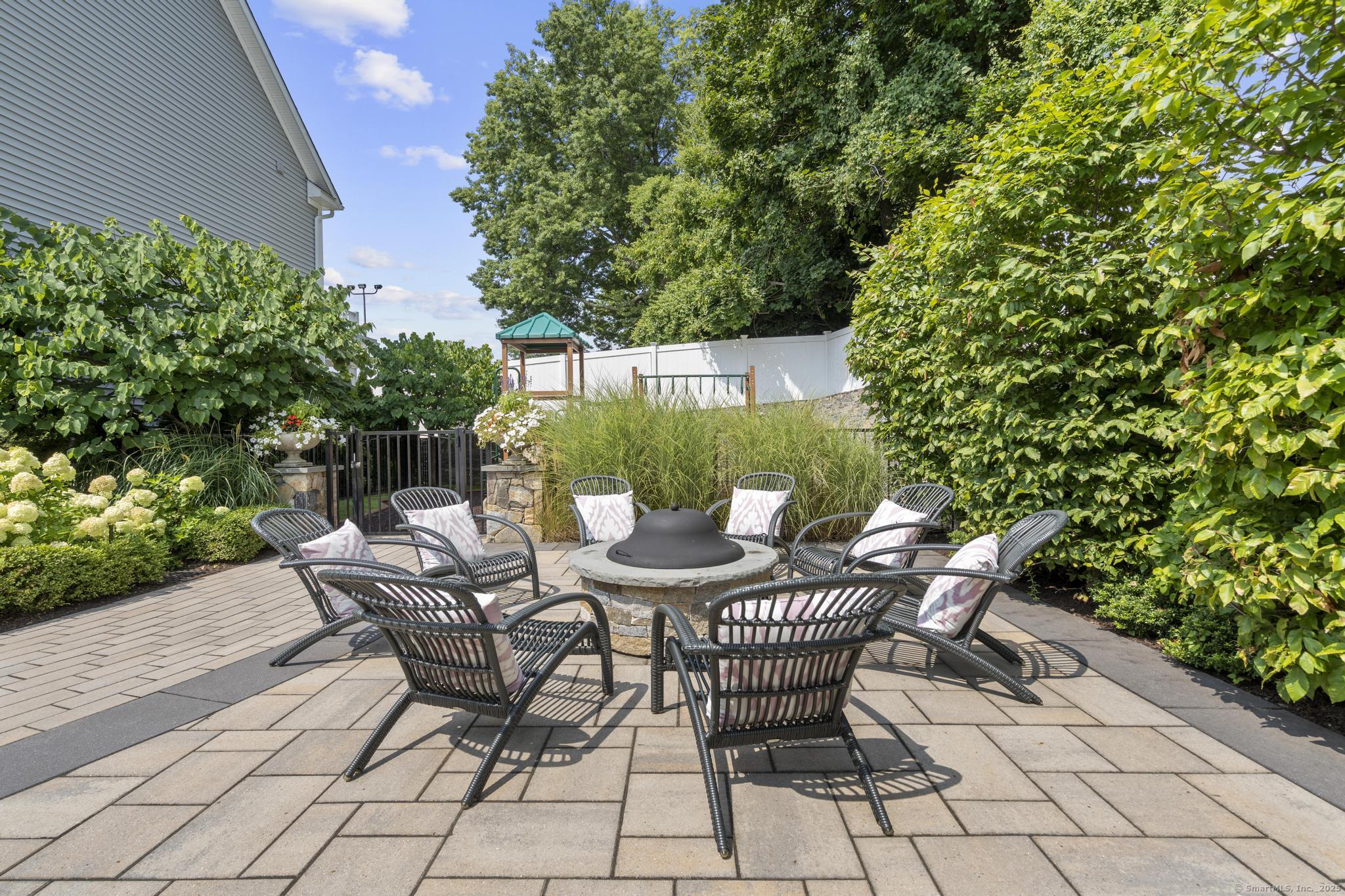115 Colonial Road 65