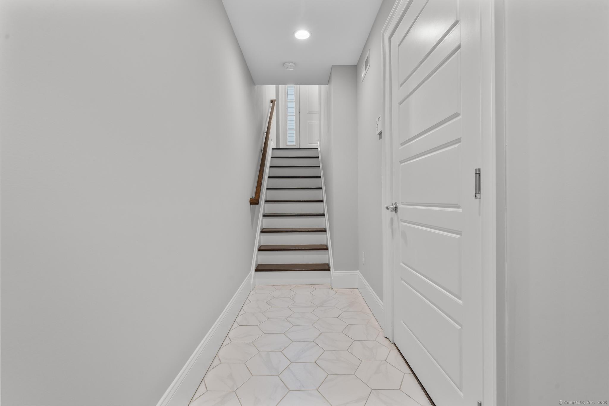 115 Colonial Road 65