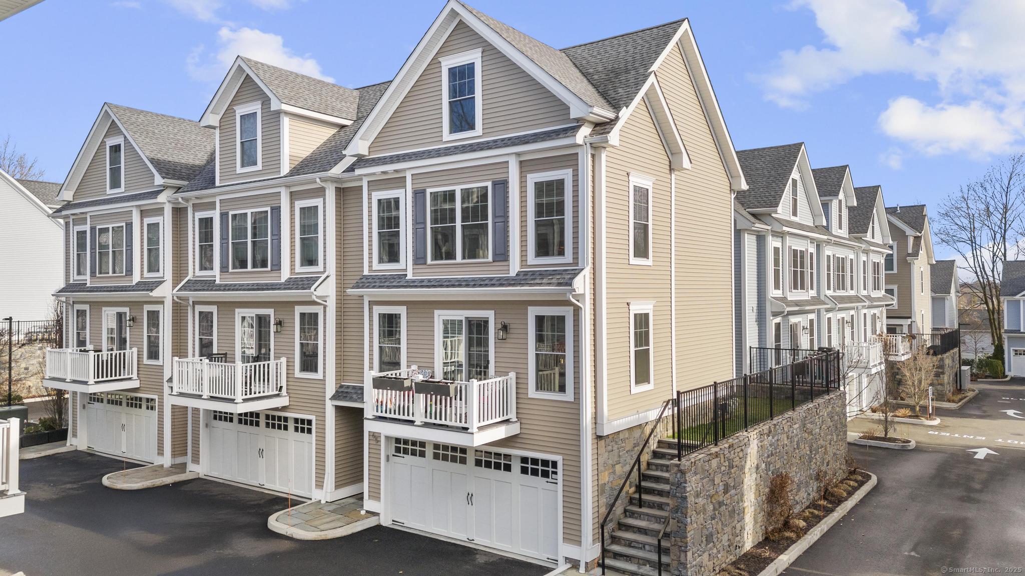 115 Colonial Road 65