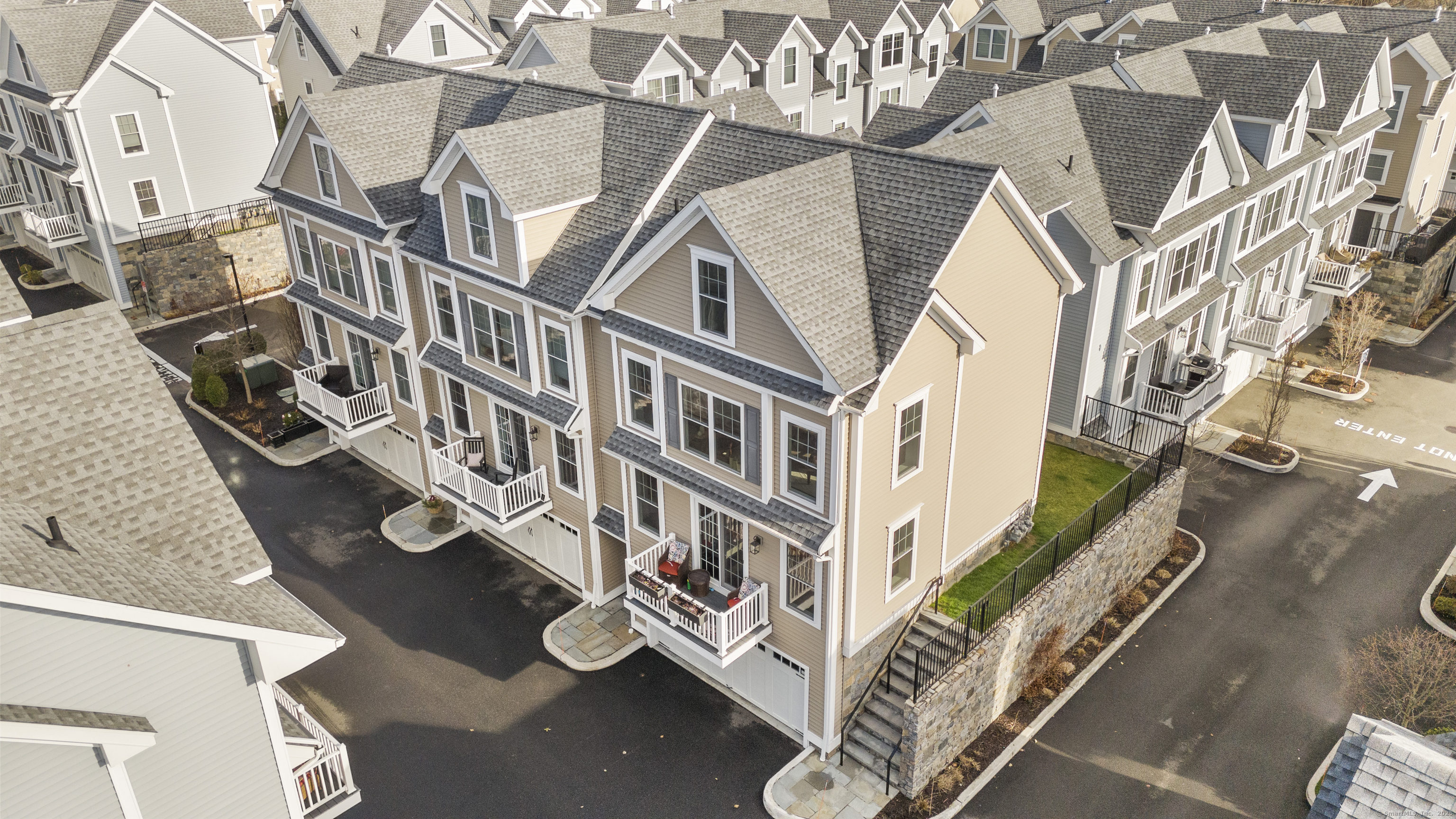 115 Colonial Road 65