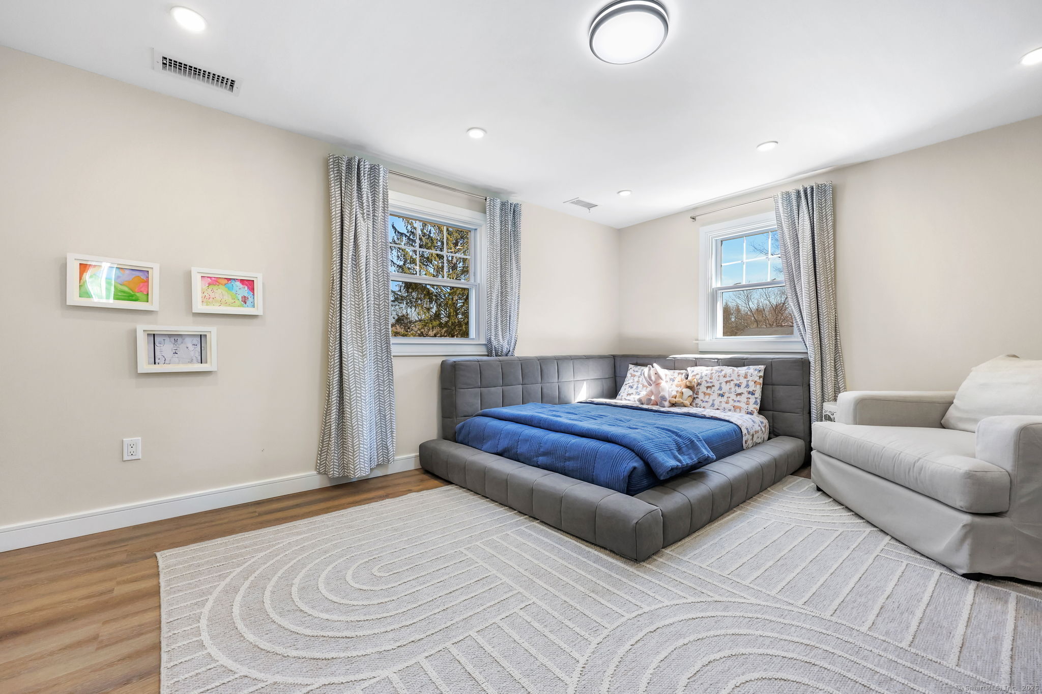 33 Great Meadow Road