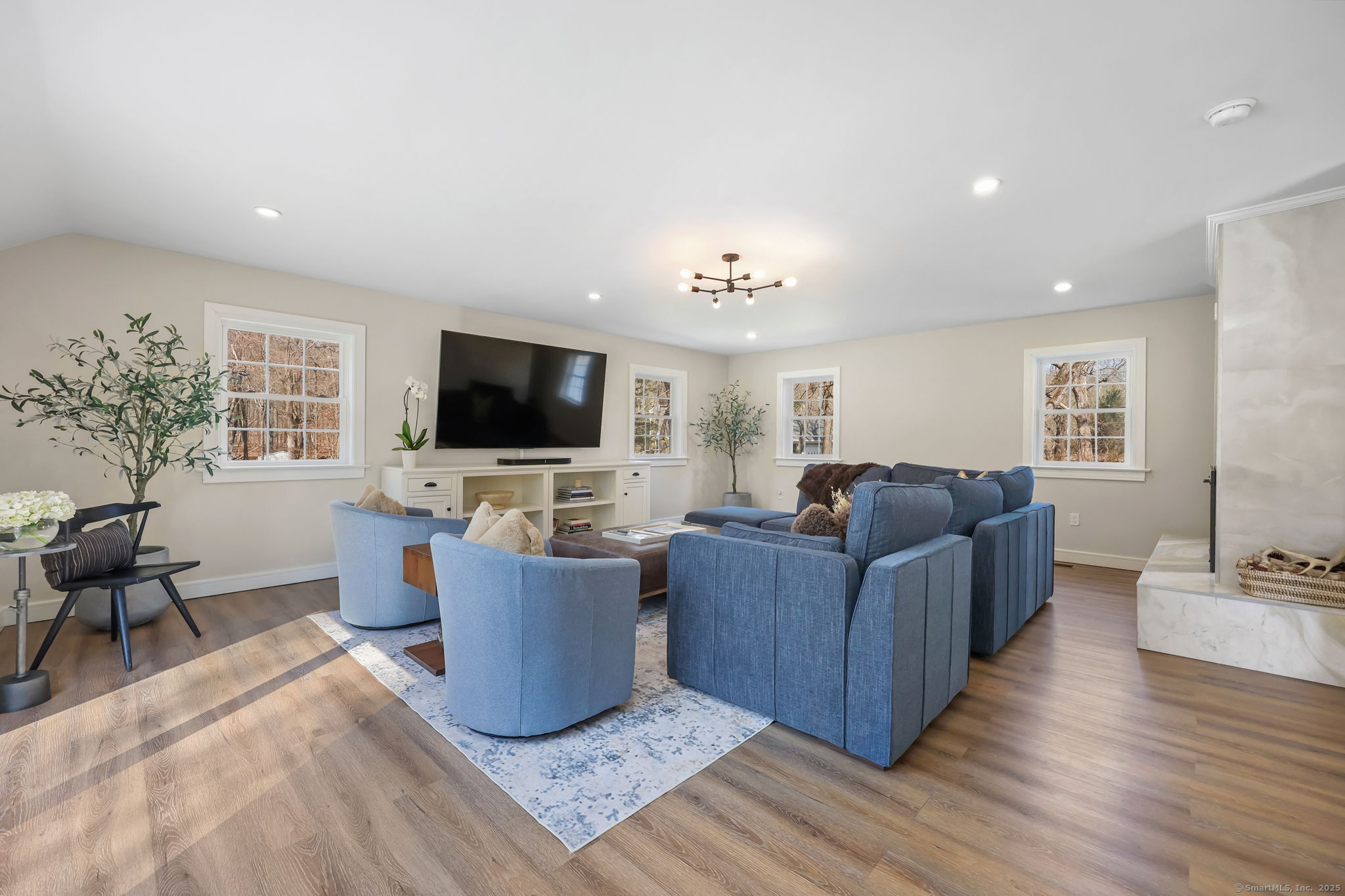 33 Great Meadow Road