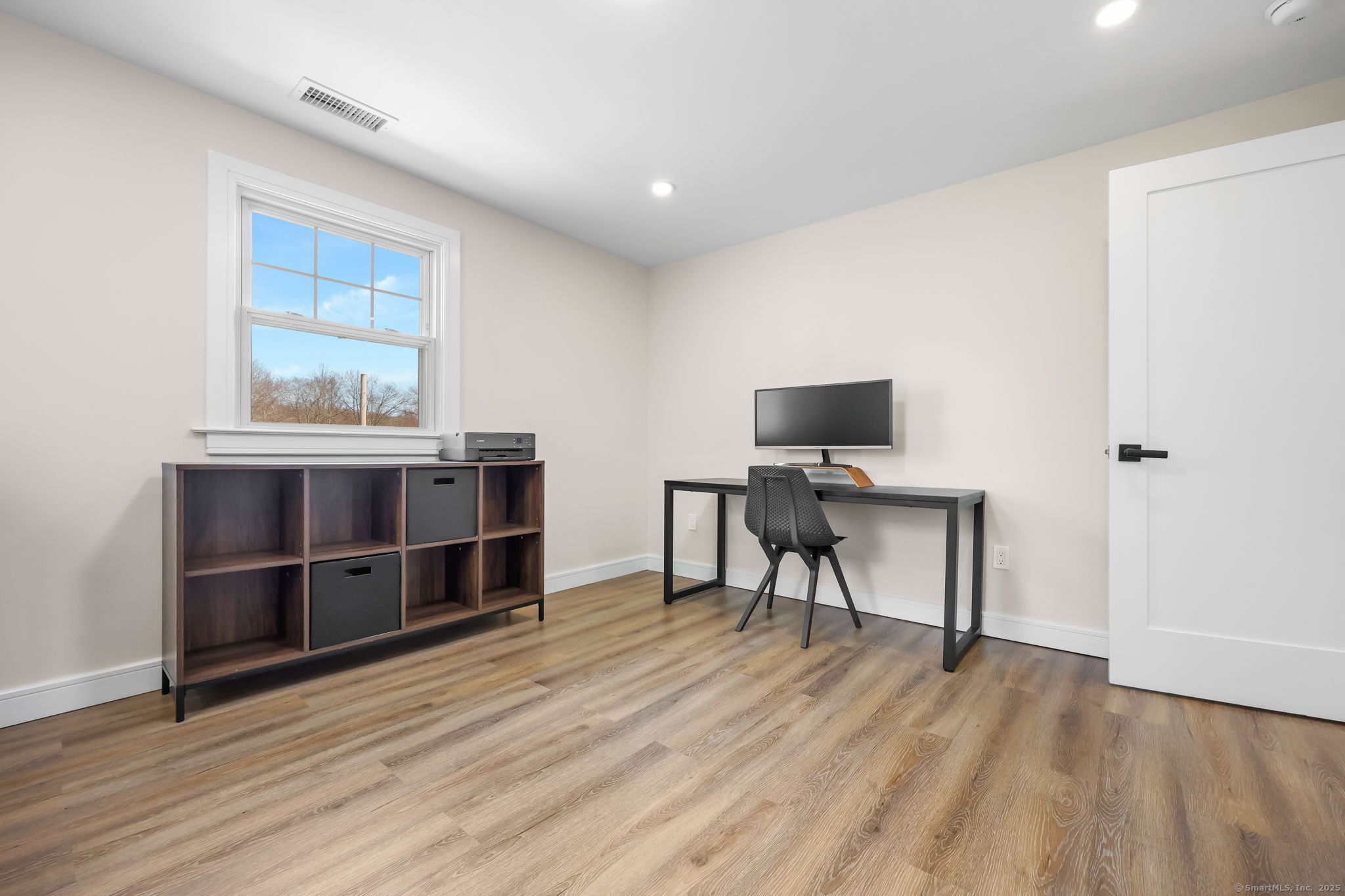 33 Great Meadow Road