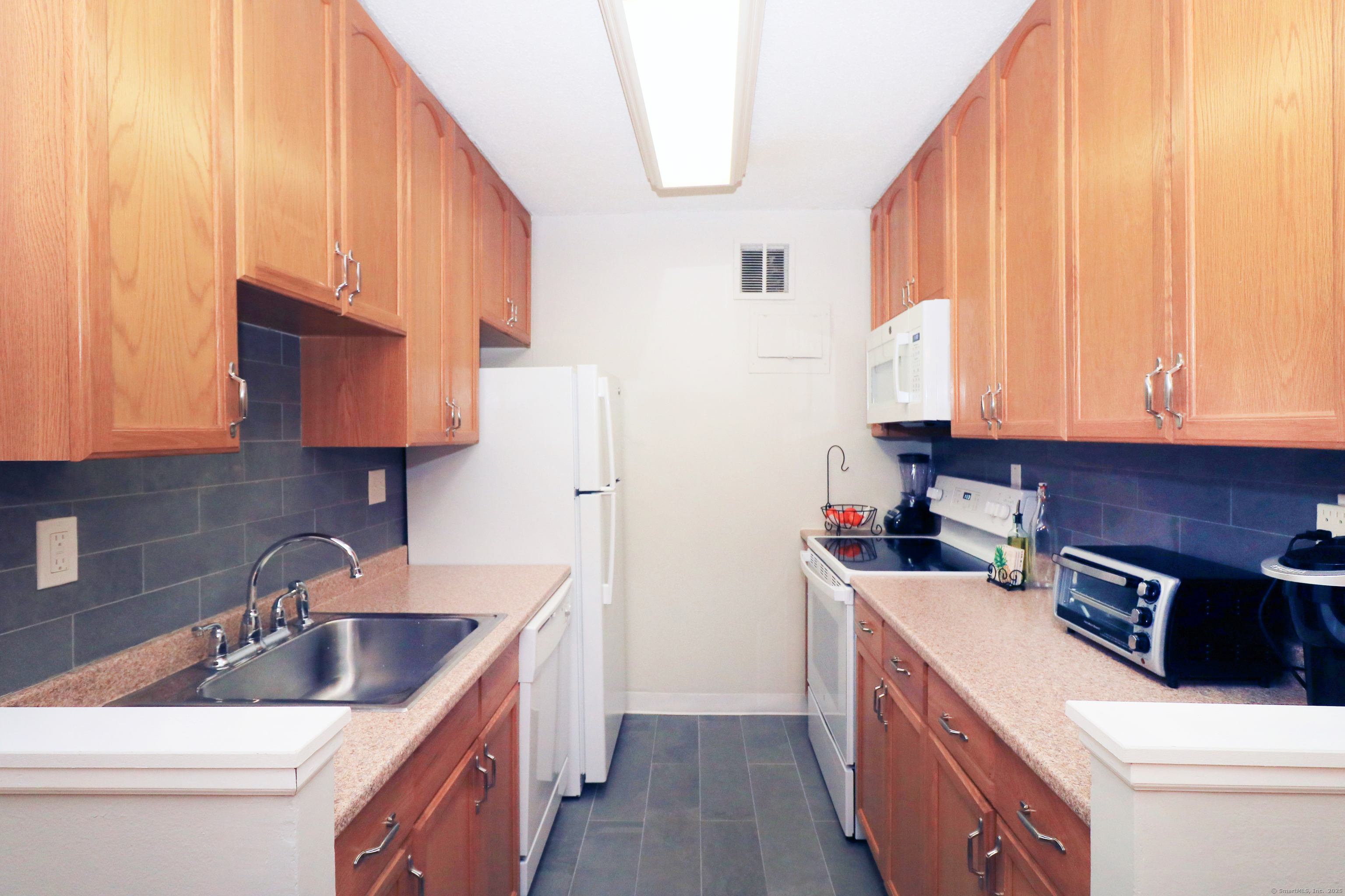 44 Strawberry Hill Avenue APT 2P
