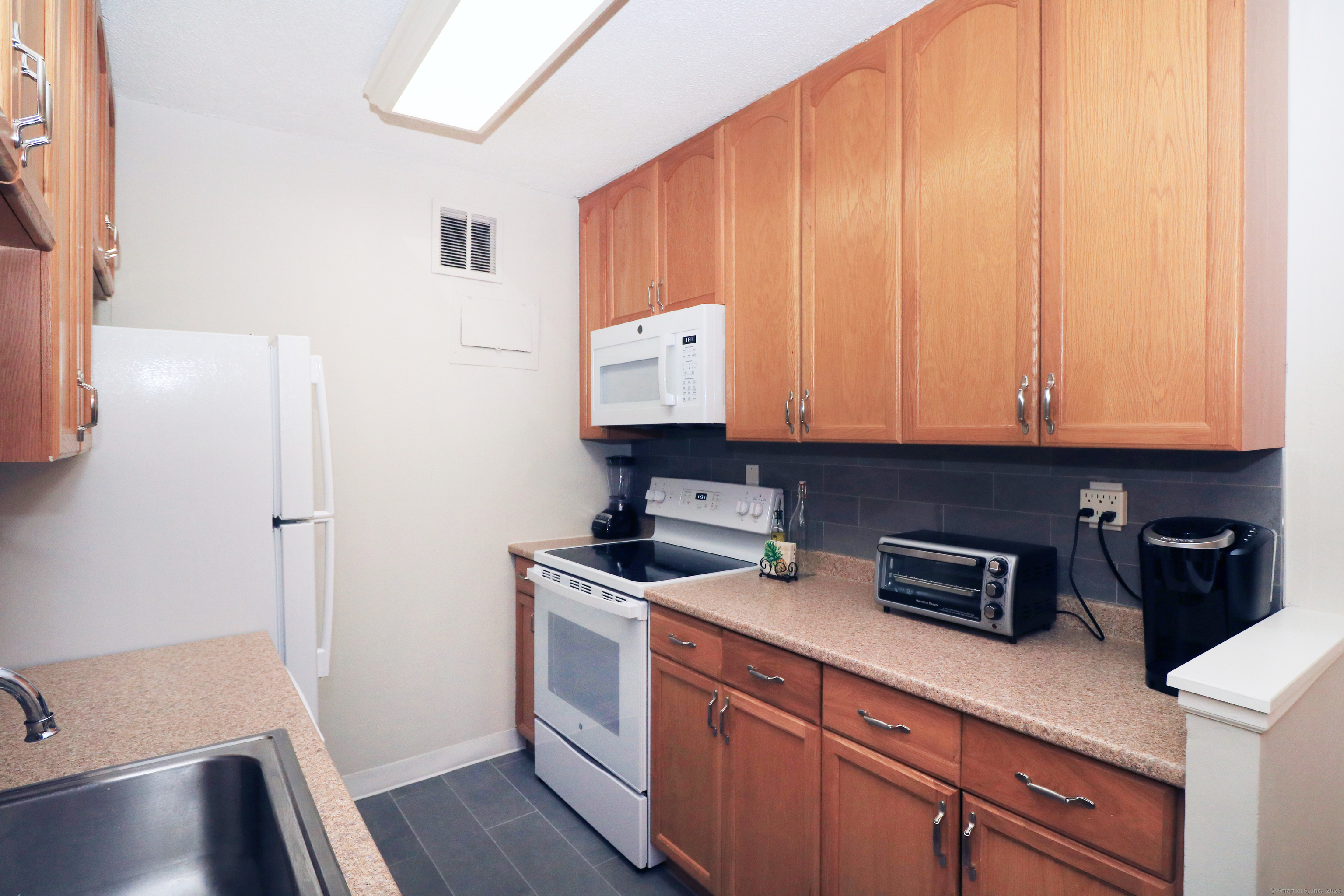 44 Strawberry Hill Avenue APT 2P