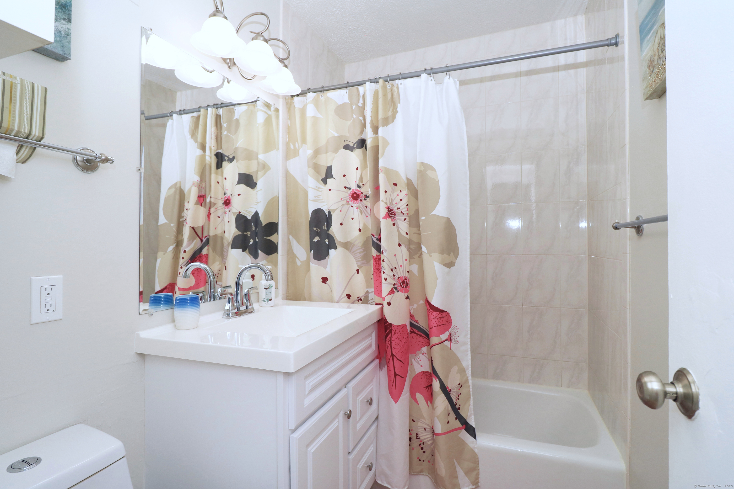 44 Strawberry Hill Avenue APT 2P