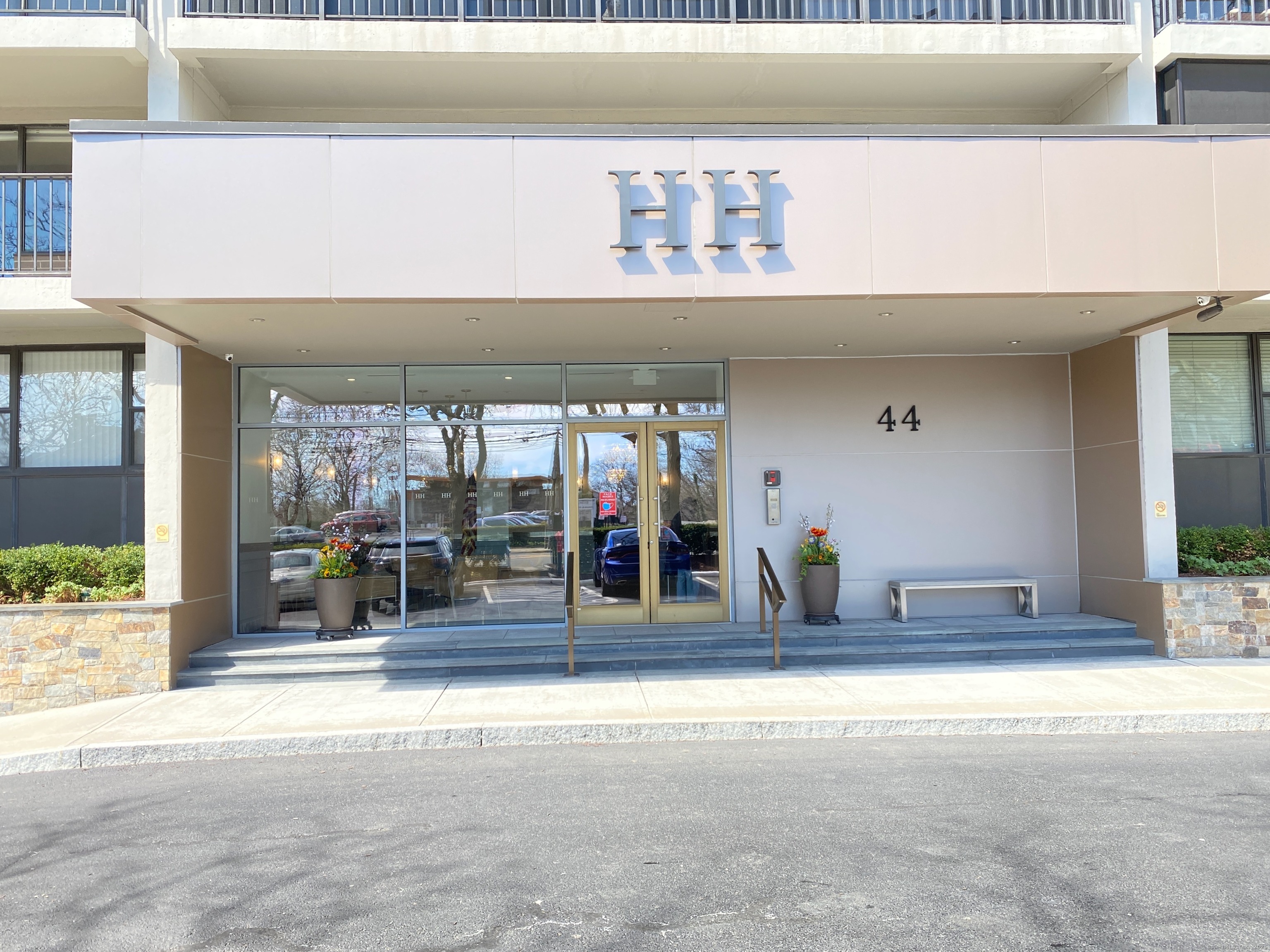 44 Strawberry Hill Avenue APT 2P