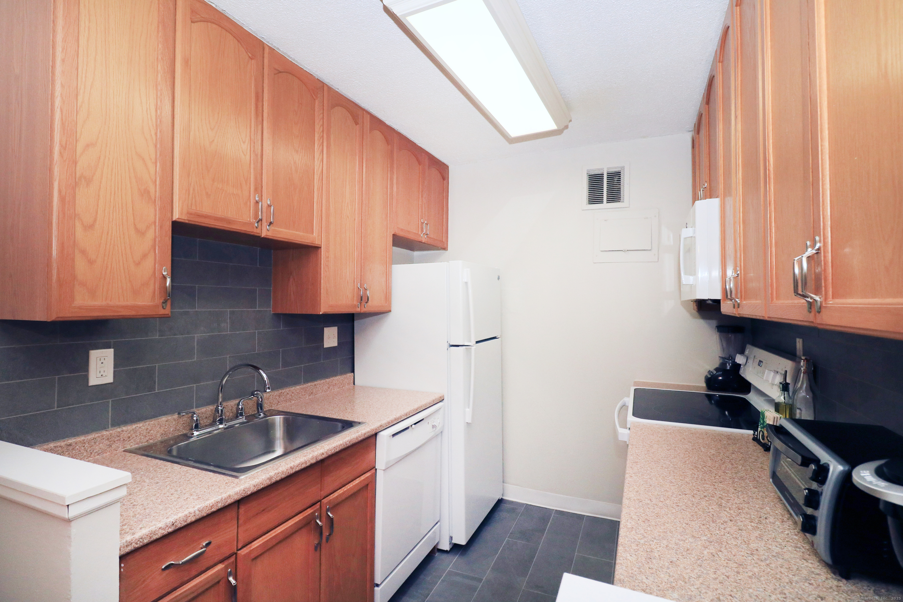 44 Strawberry Hill Avenue APT 2P