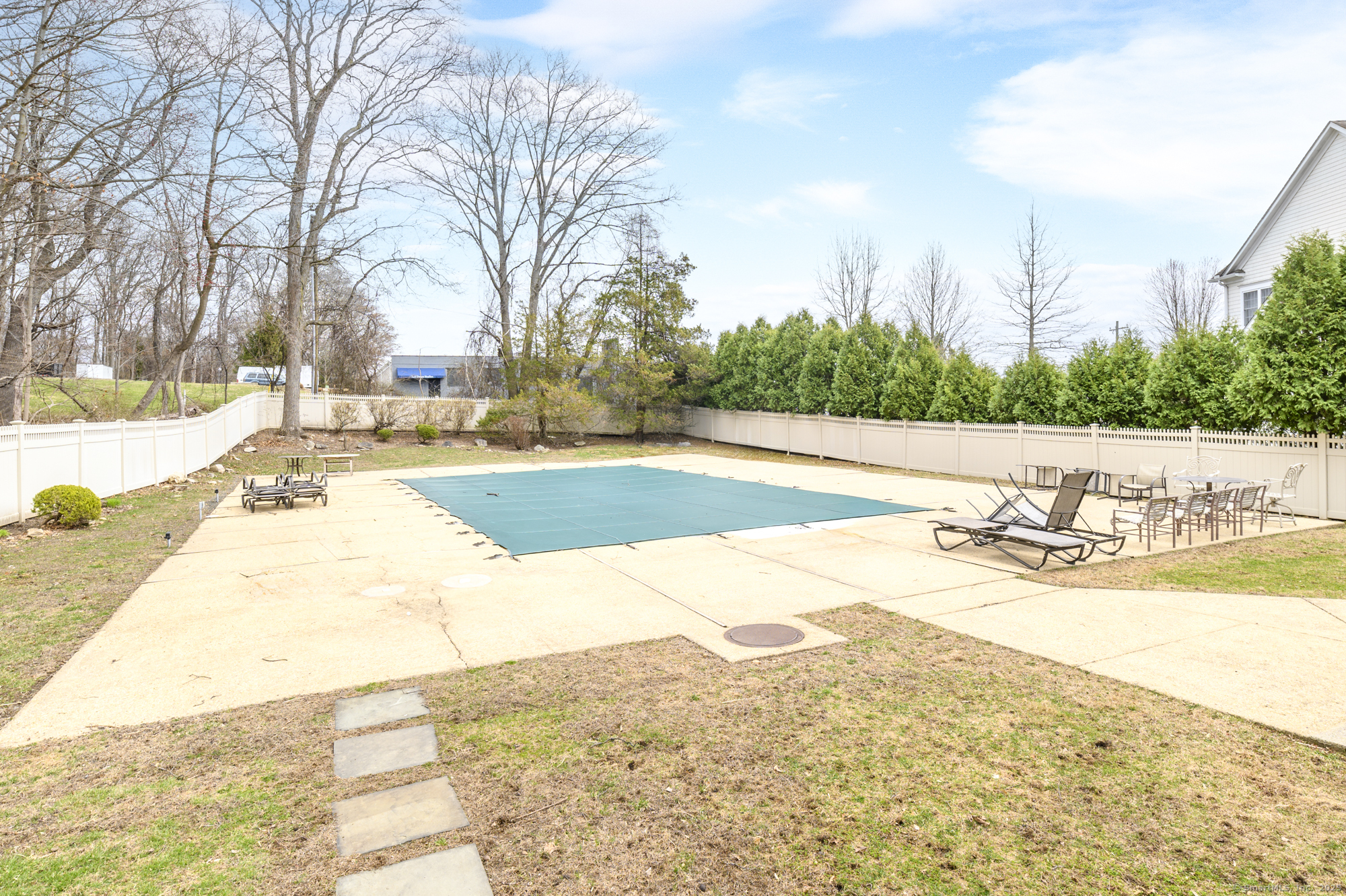 100 Wolfpit Avenue APT 25
