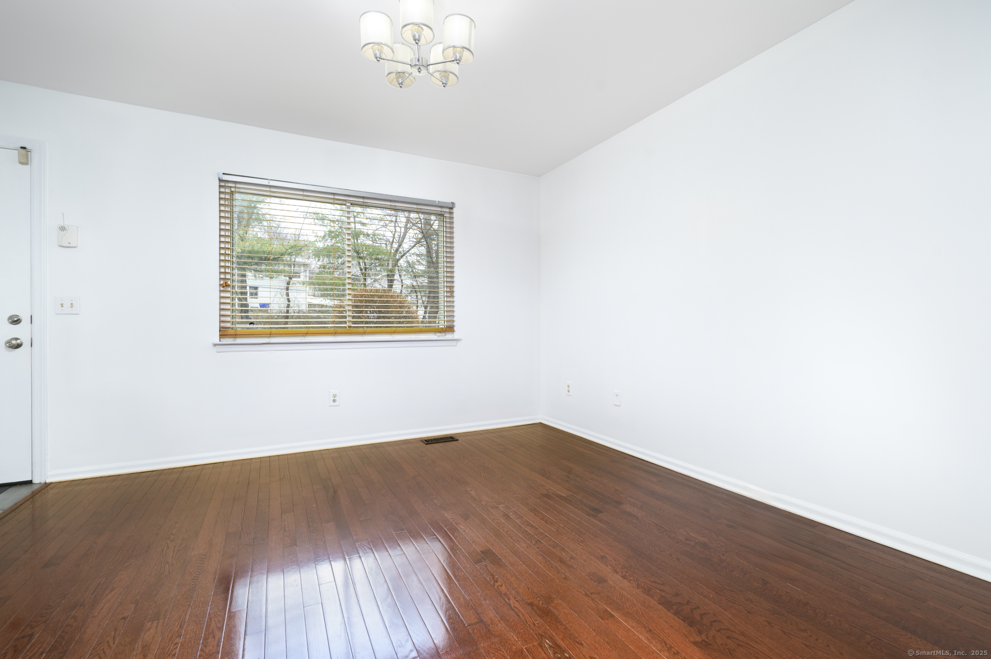 100 Wolfpit Avenue APT 25