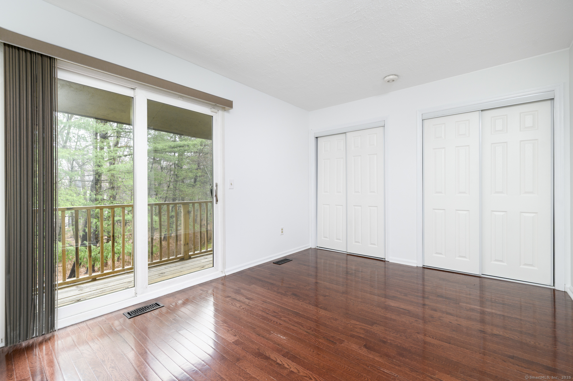 100 Wolfpit Avenue APT 25