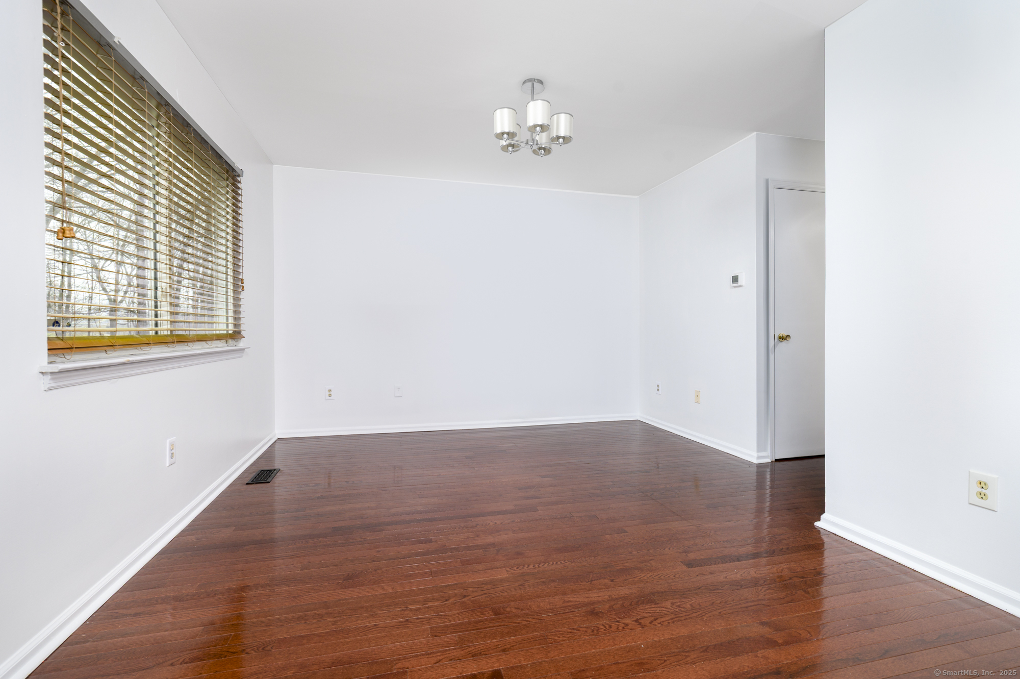 100 Wolfpit Avenue APT 25