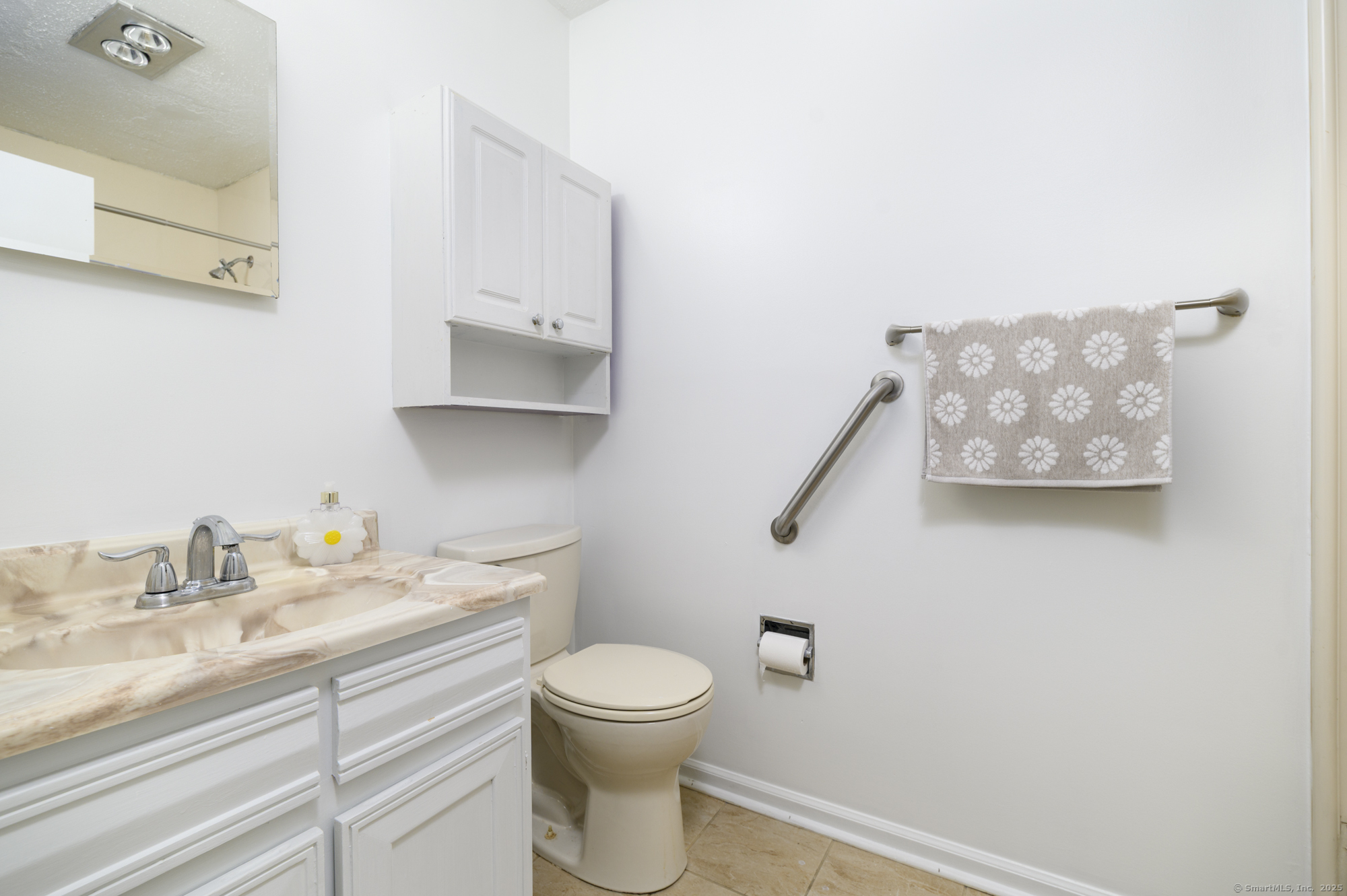 100 Wolfpit Avenue APT 25