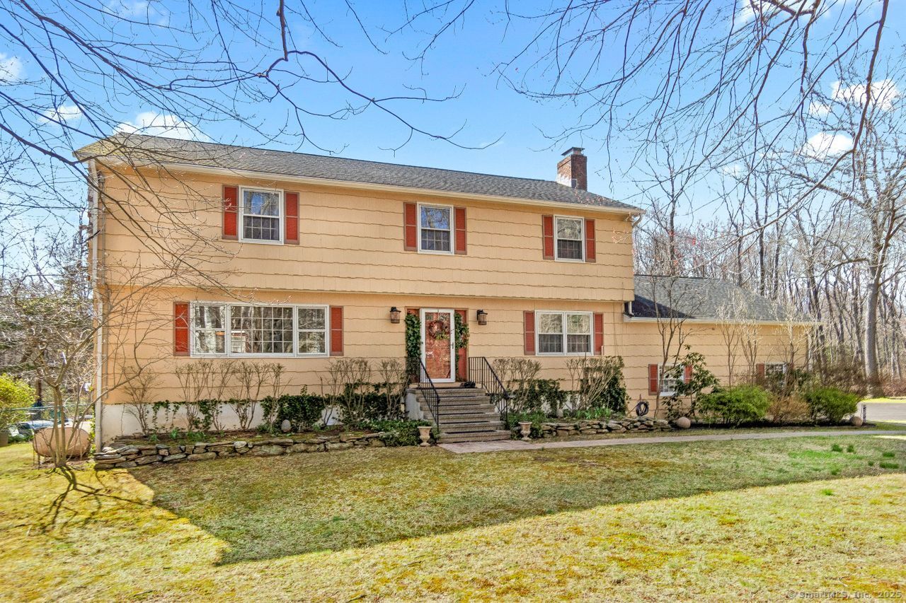 32 Forest Glen Drive