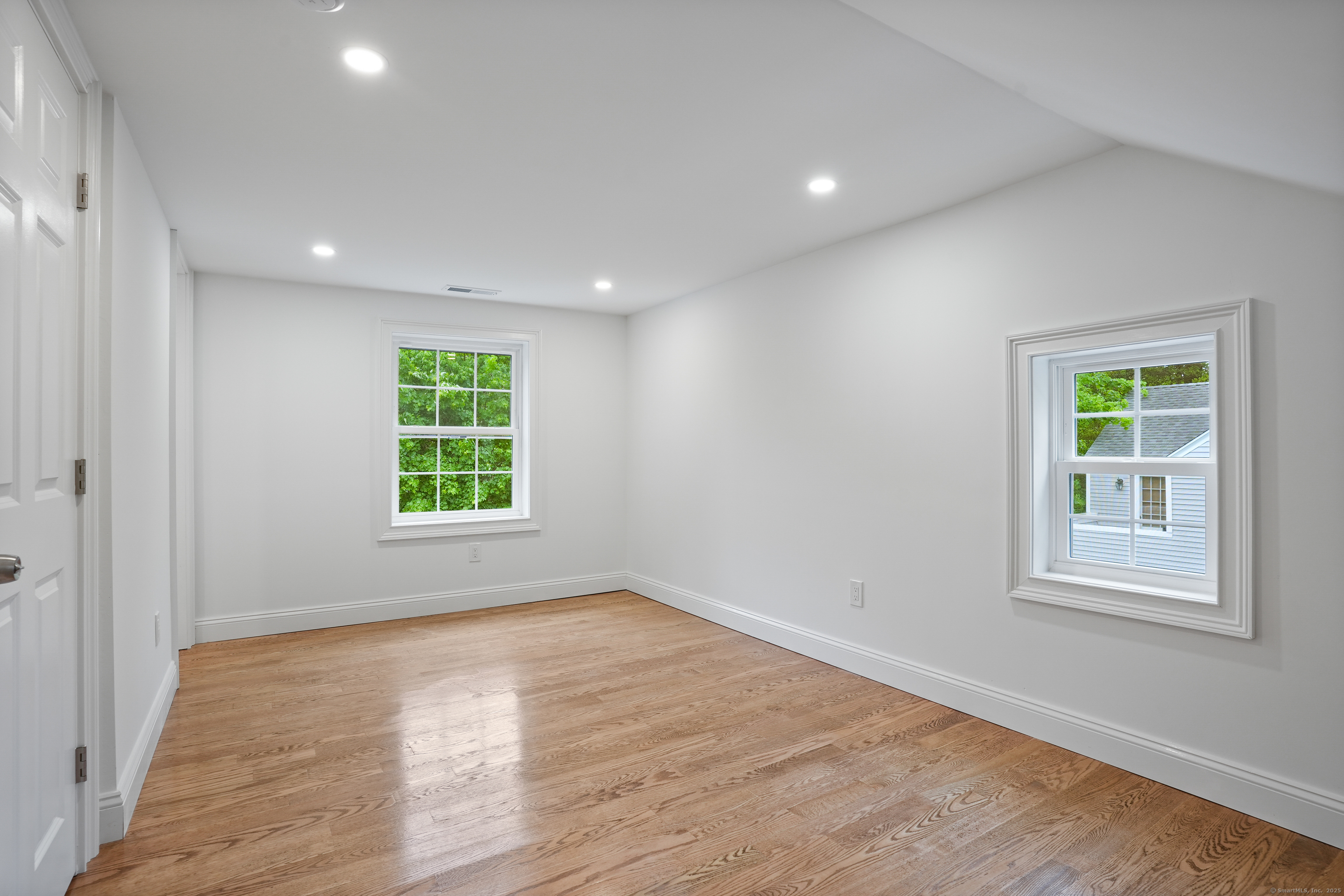 259 White Plains Road