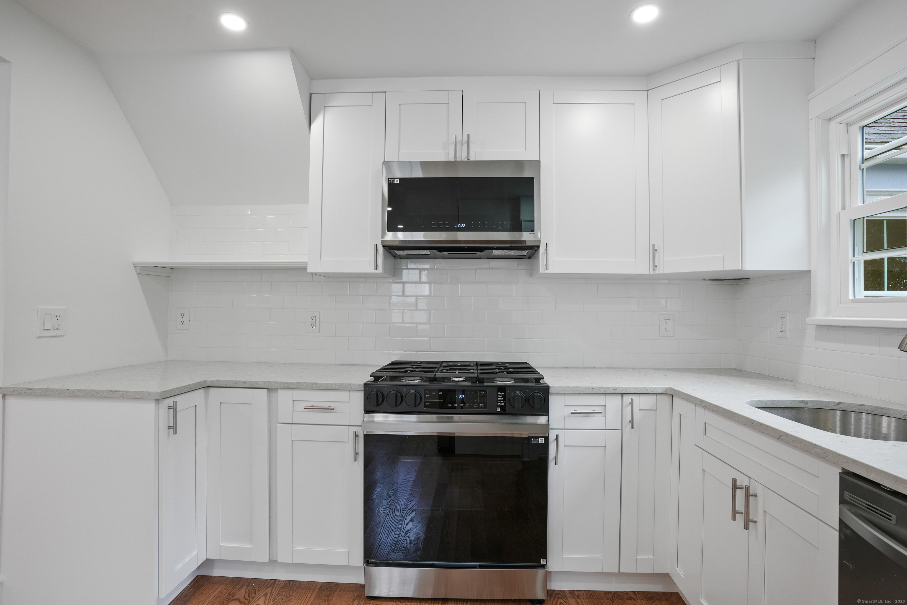 259 White Plains Road