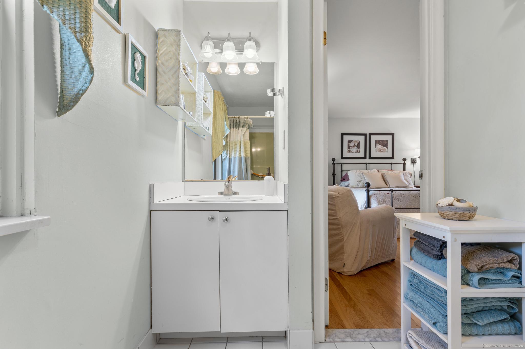 24 Harbour Village A