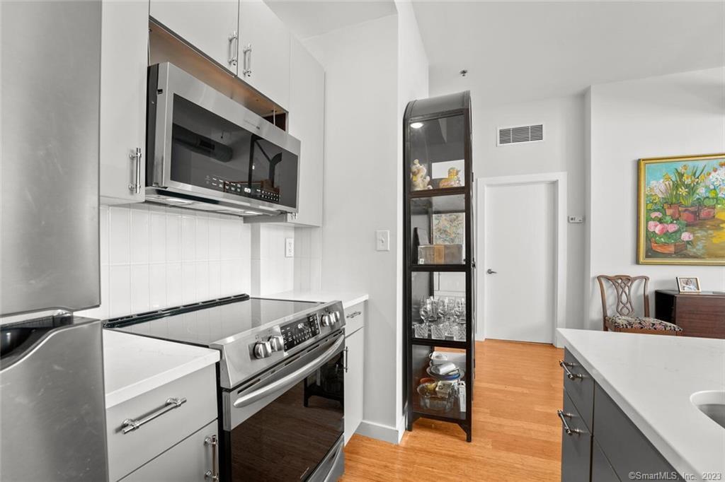881 Lafayette Boulevard 1D