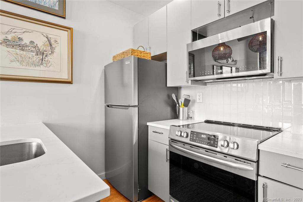 881 Lafayette Boulevard 1D