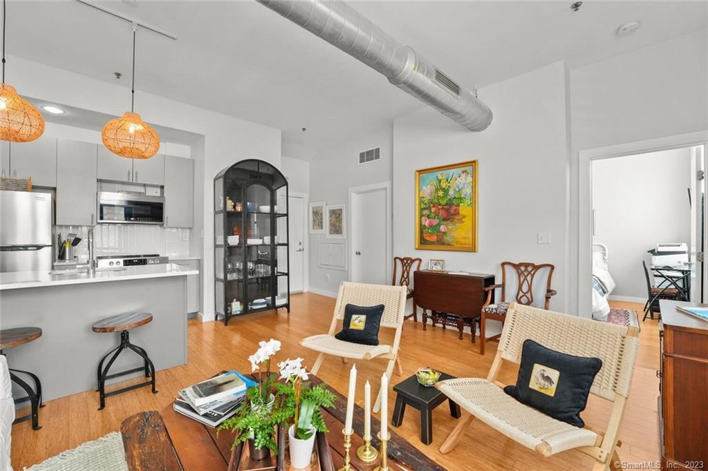 881 Lafayette Boulevard 1D