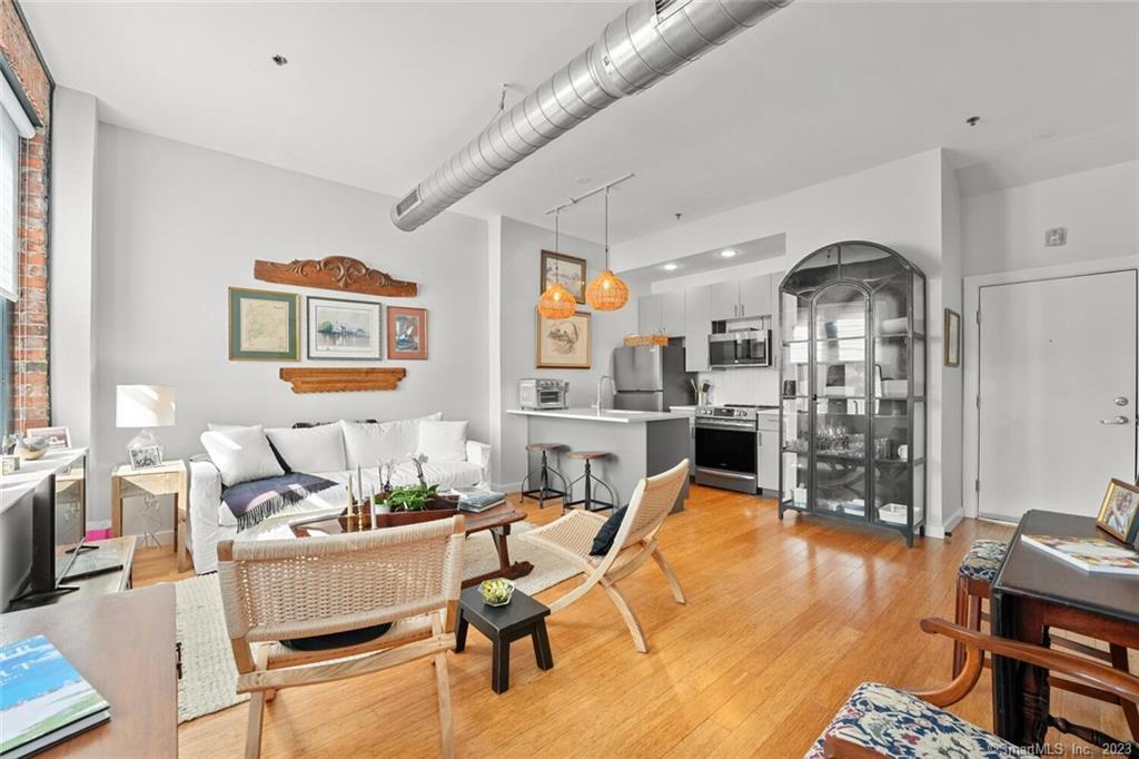881 Lafayette Boulevard 1D