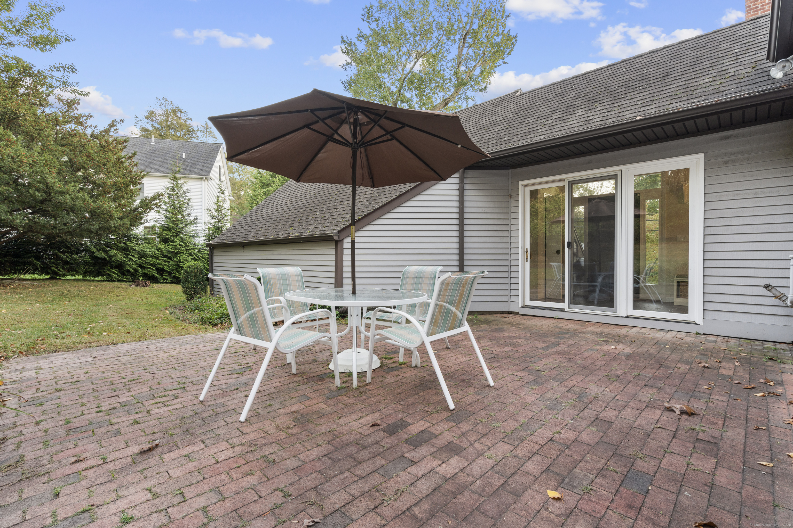60 Winnepoge Drive