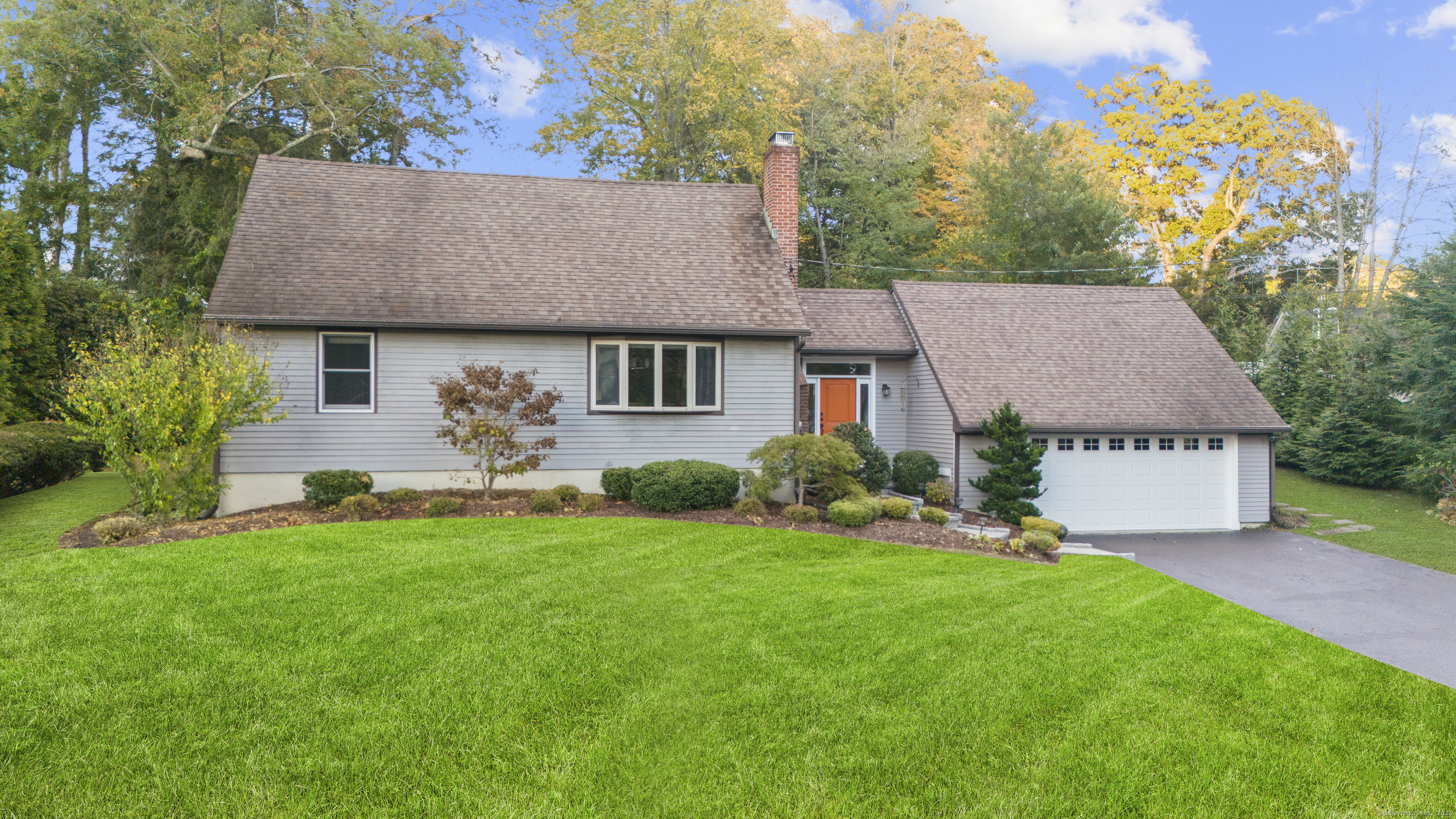60 Winnepoge Drive