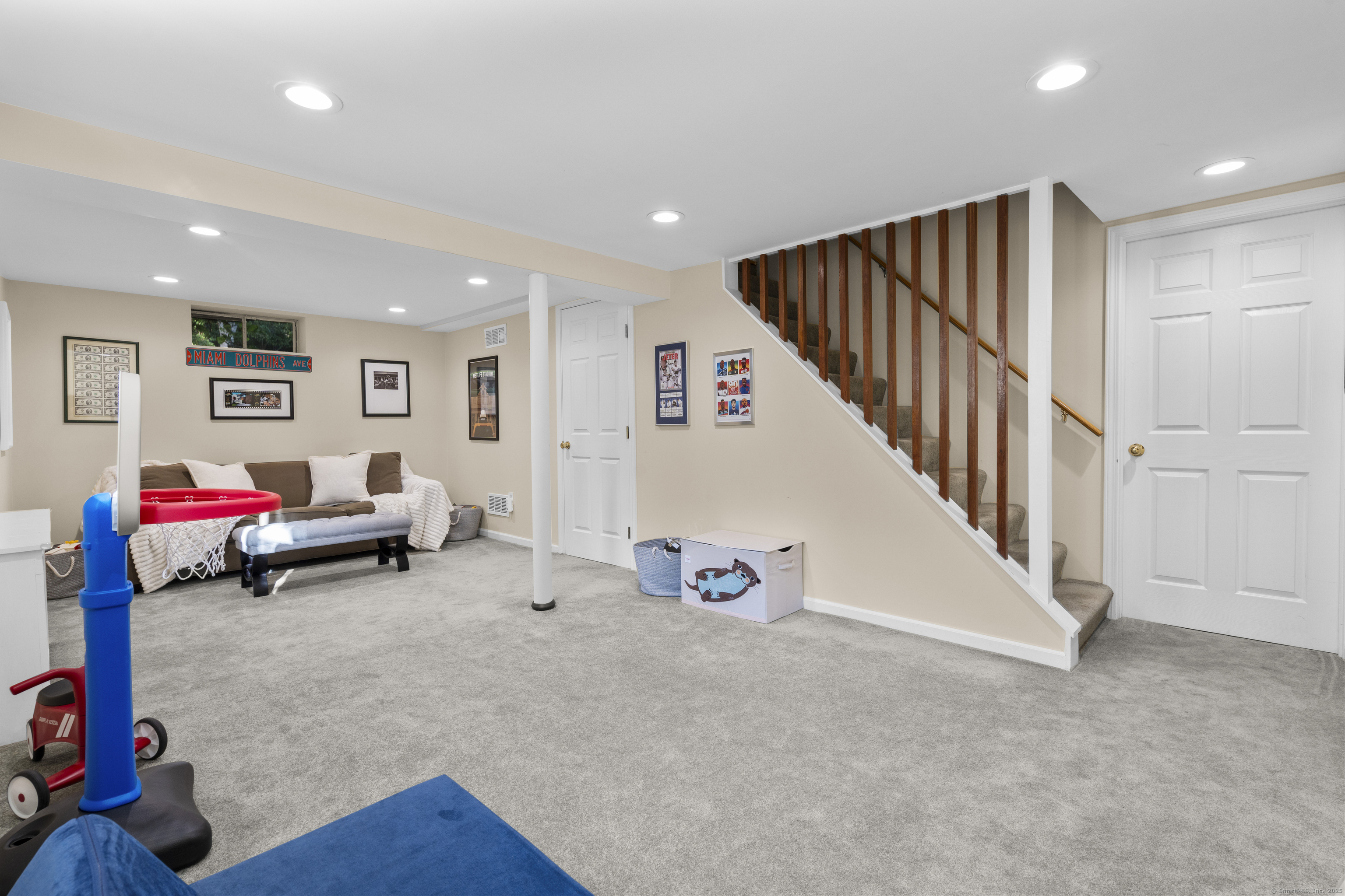 60 Winnepoge Drive