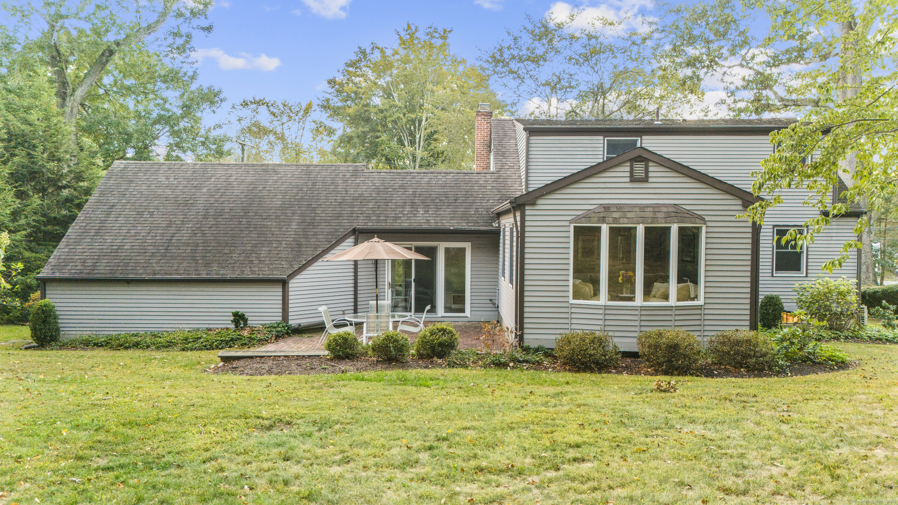 60 Winnepoge Drive