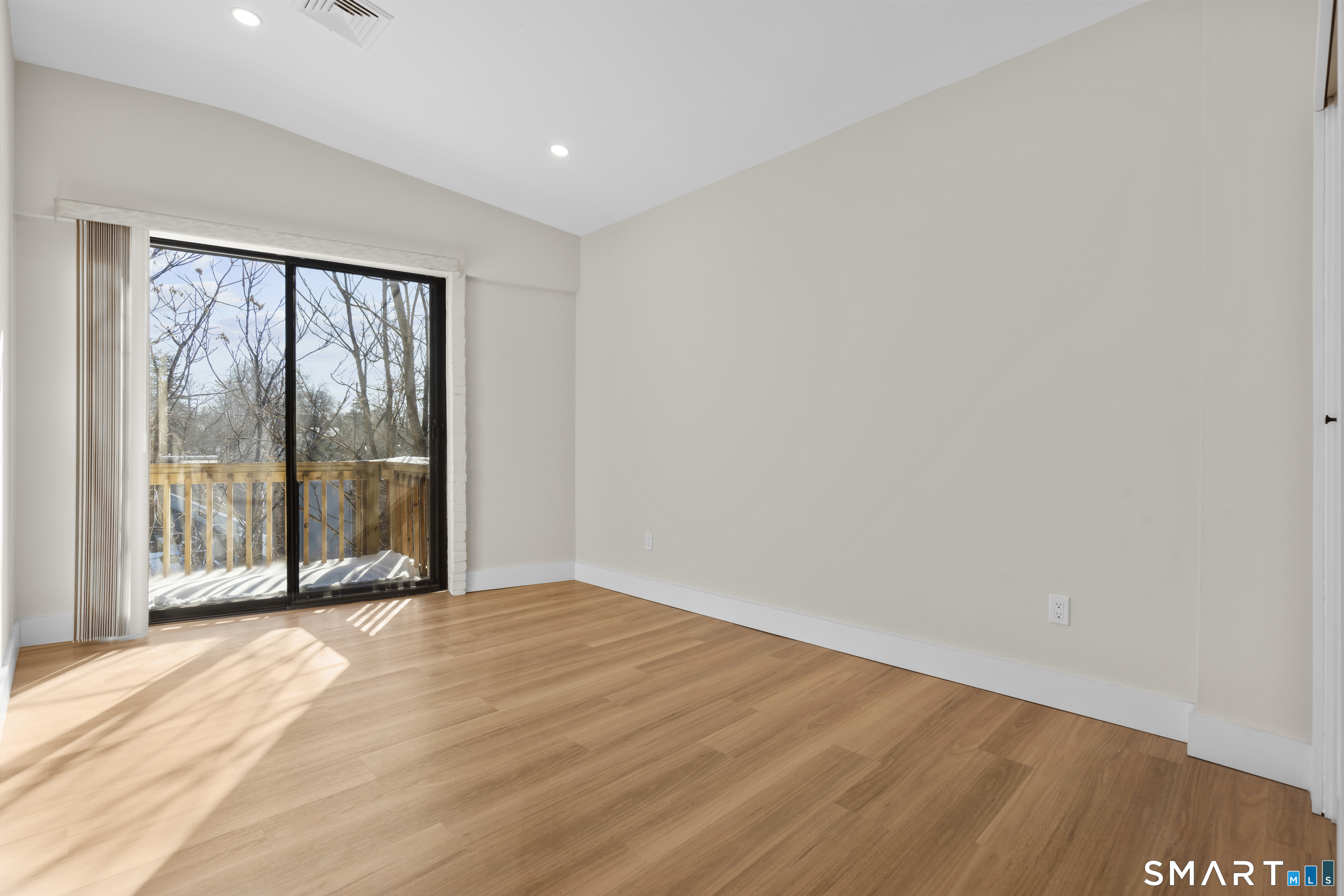 937 Post Road 2B