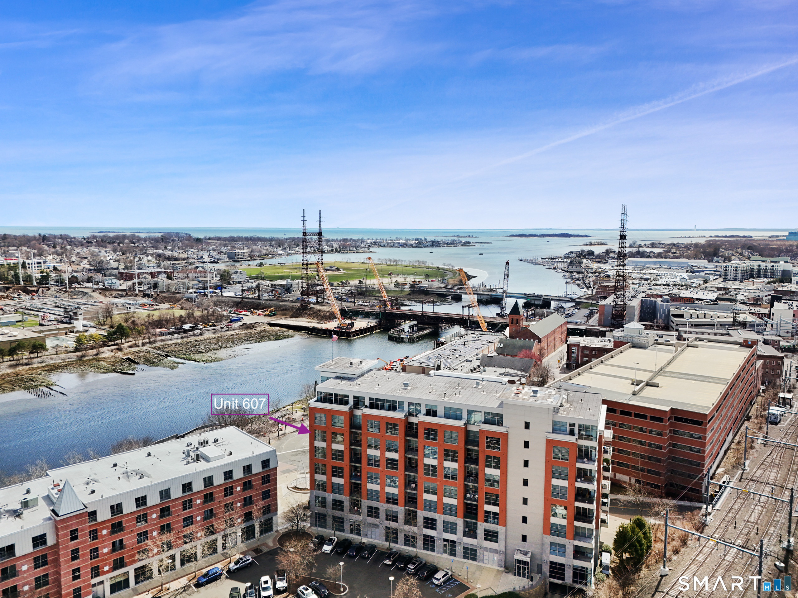 33 North Water Street 607