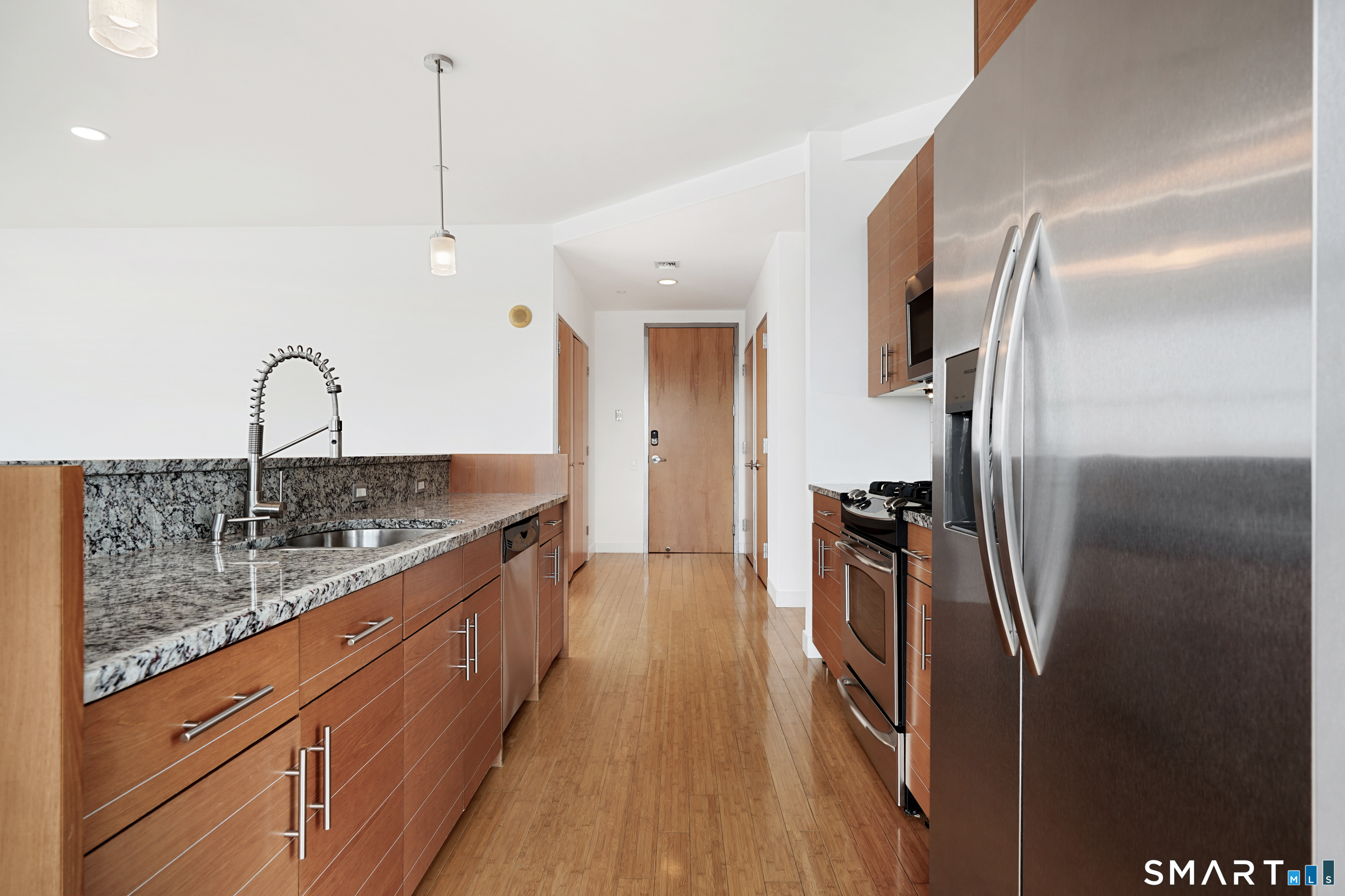 33 North Water Street 607