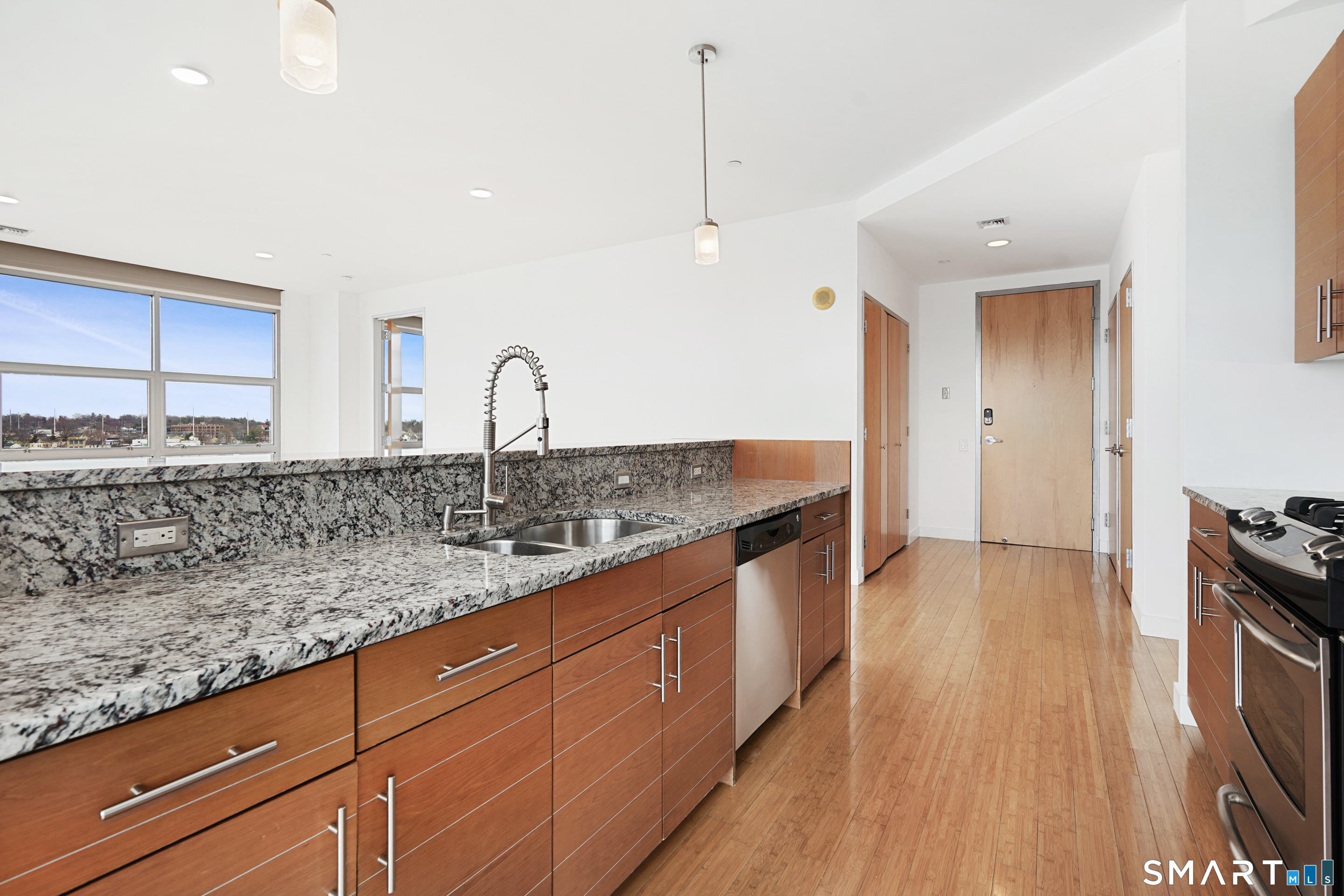 33 North Water Street 607