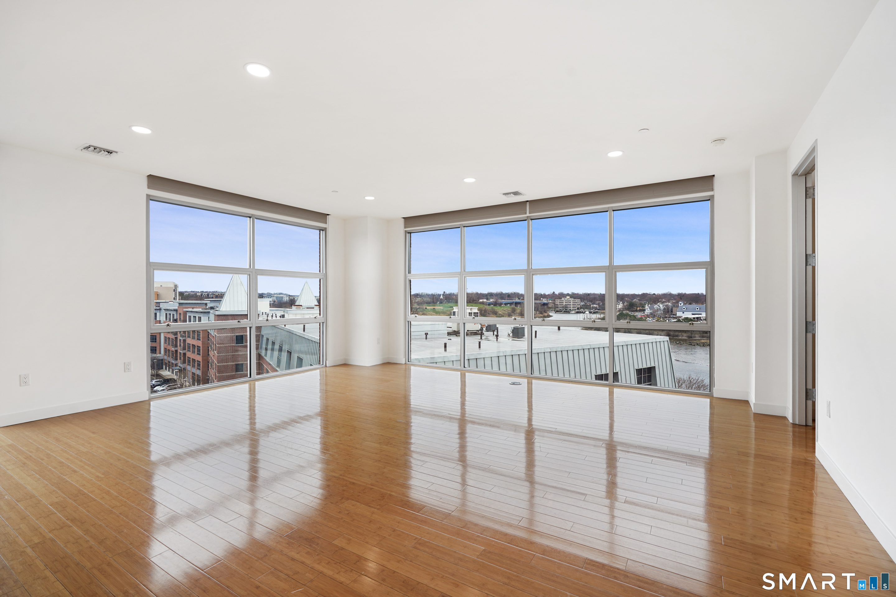 33 North Water Street 607