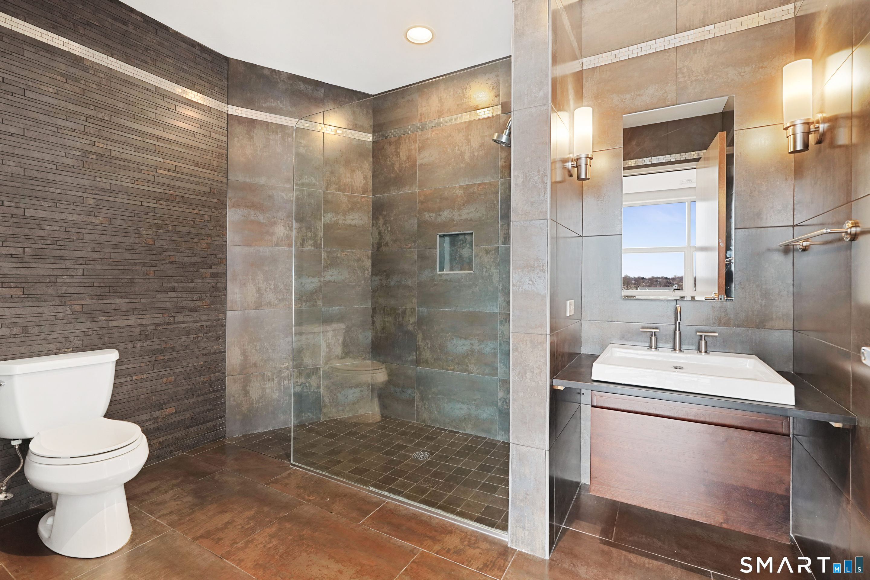 33 North Water Street 607