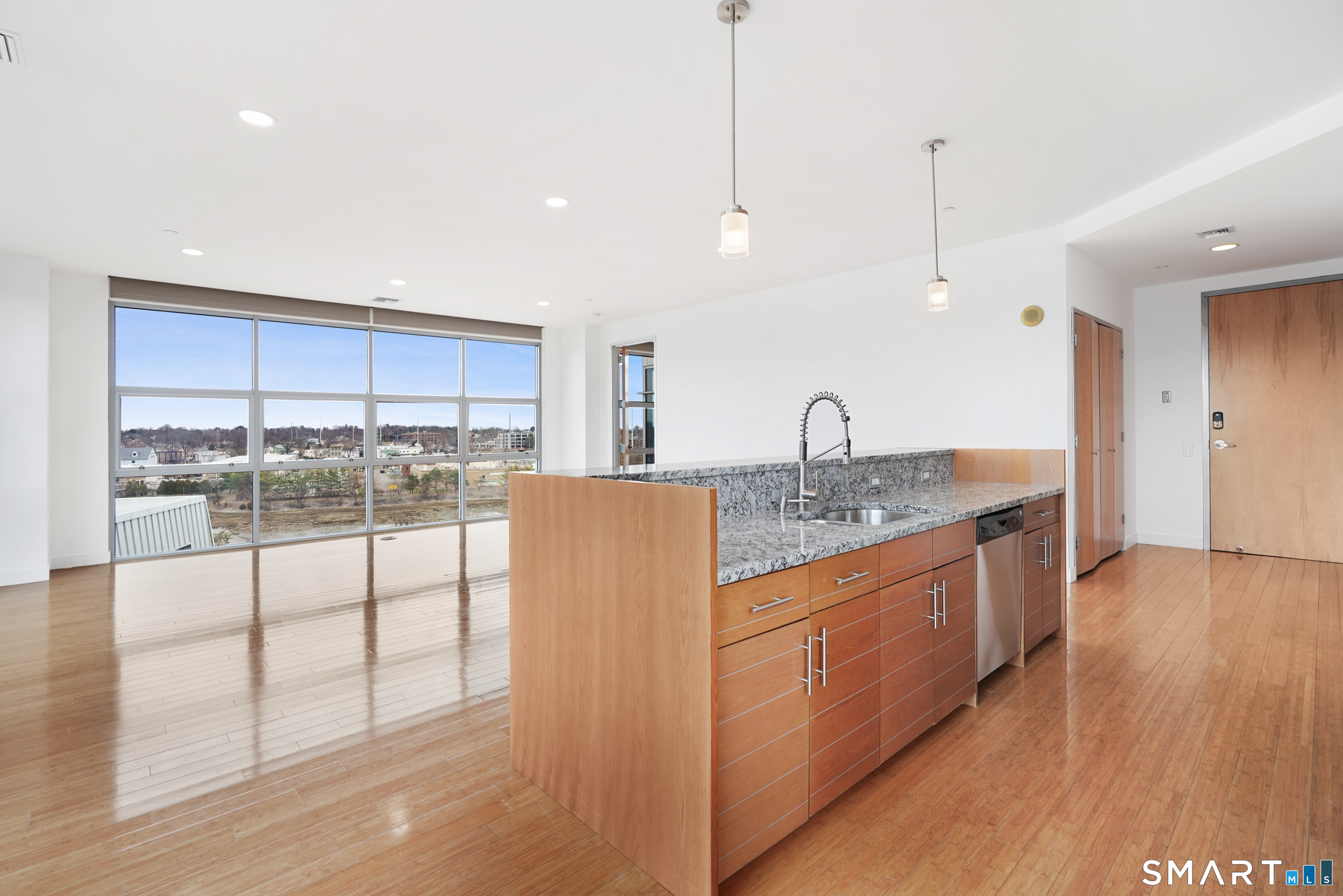 33 North Water Street 607